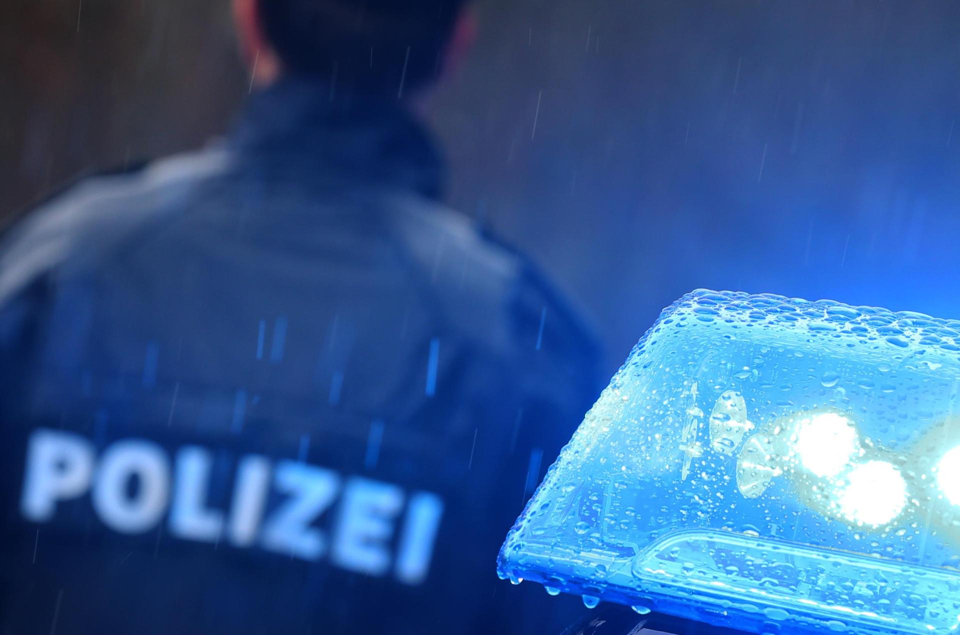 In Etzelwang hat jemand ein rotes E-Bike im Wert von rund 2000 Euro gestohlen. (Symbolbild: Karl-Josef Hildenbrand/dpa)