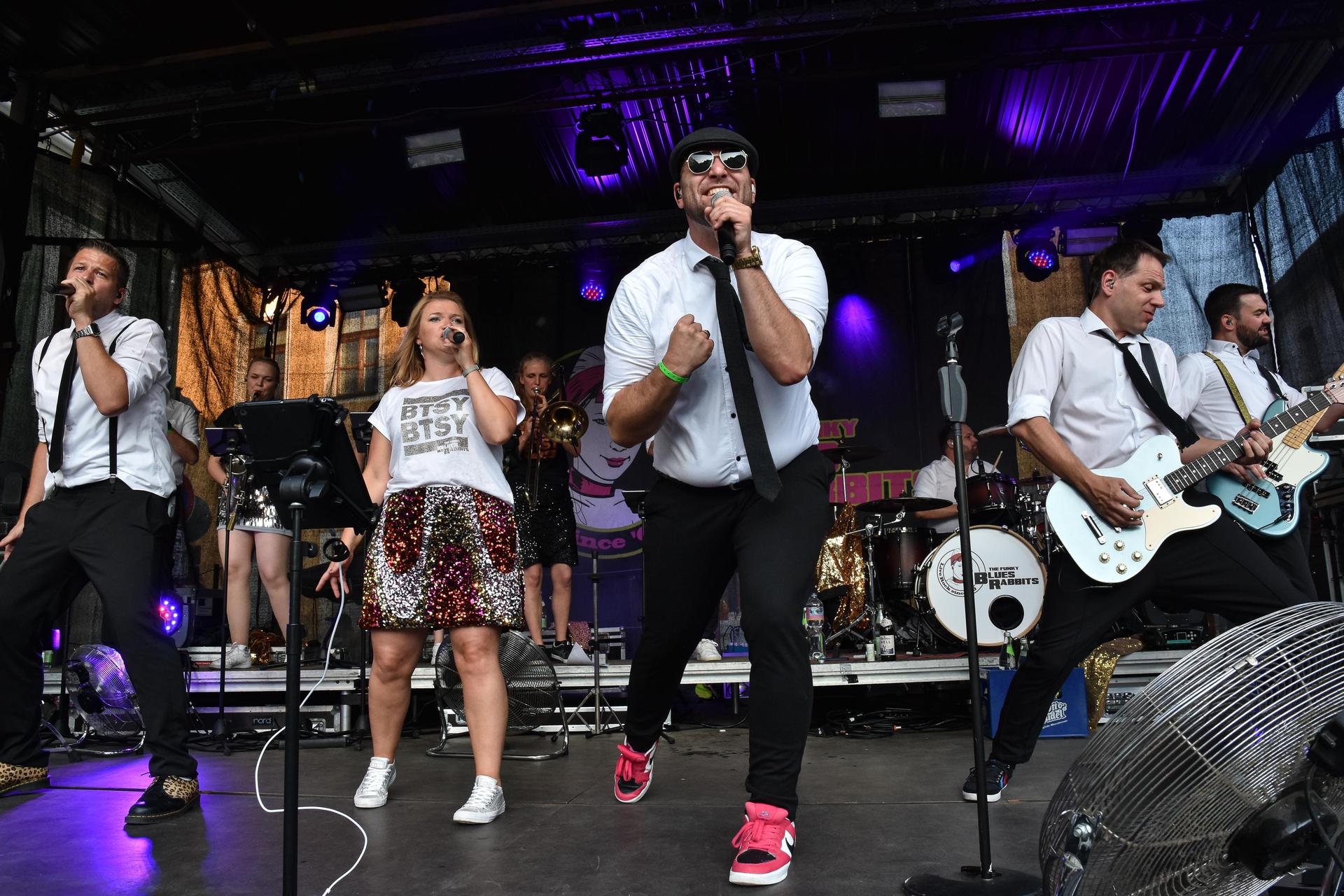Die Funky Blues Rabbits machen auch heuer wieder Stimmung am Roßmarkt. (Bild: Stephan Huber)