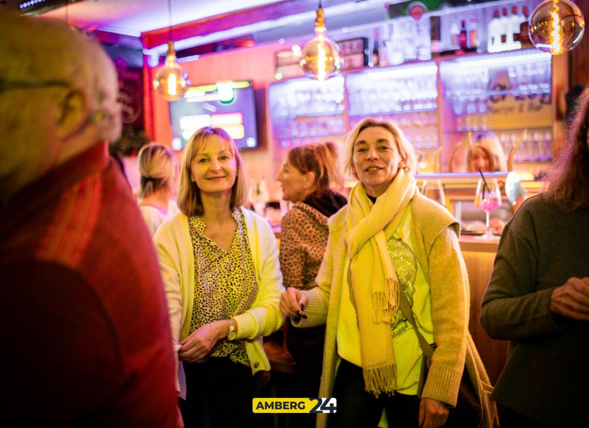 Die Bilder vom Karaoke im Herzog. (Bild: Julia Bär)