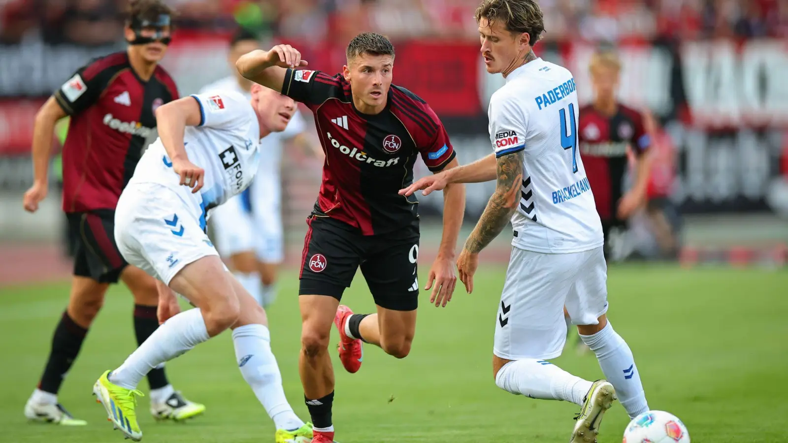Der 1. FC Nürnberg hat den ersten Punkt in dieser Zweitliga-Saison erkämpft. (Bild: Daniel Karmann/dpa)