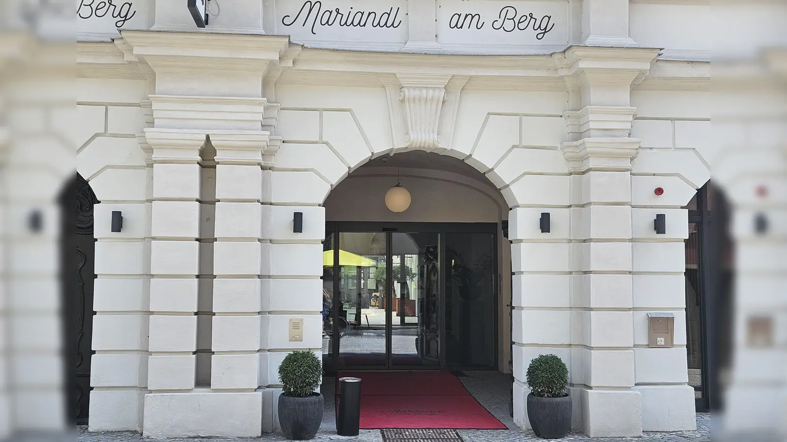 Hier wird es immer belebter. In den Drei Höfen hat seit dem 3. September ein Italiener geöffnet. (Bild: Christopher Dotzler)