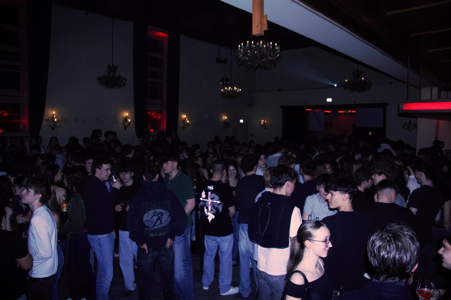 Die Q-Party des Sulzbach-Rosenberger HCA-Gymnasiums stieg diesmal im Amberger Casino. (Bild: Marlin Nixdorf)