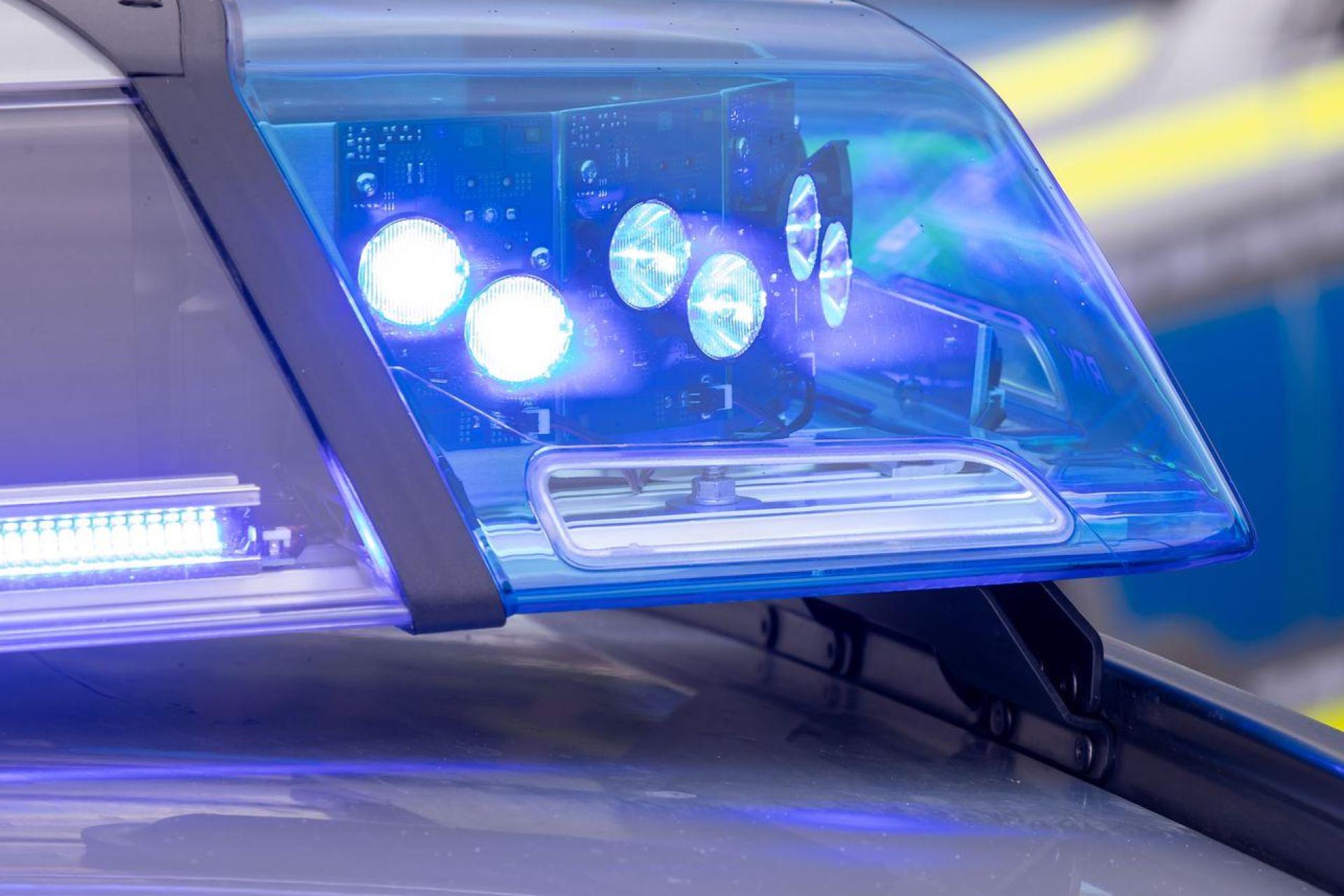Ein Betrüger hat in Vilseck erfolgreich Guthabenkarten-Codes erbeutet, indem er sich als Techniker ausgab. Die Polizei warnt vor dieser Masche. (Symbolbild: Daniel Karmann/dpa)