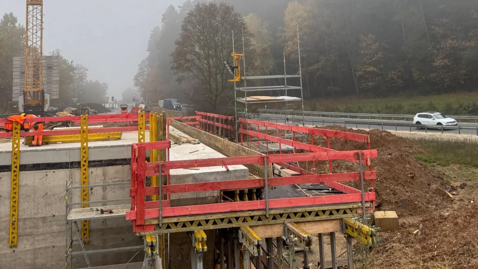 Bei der B470 führte die Umleitung direkt neben der Baustelle vorbei. (Archivbild: Heike Unger)