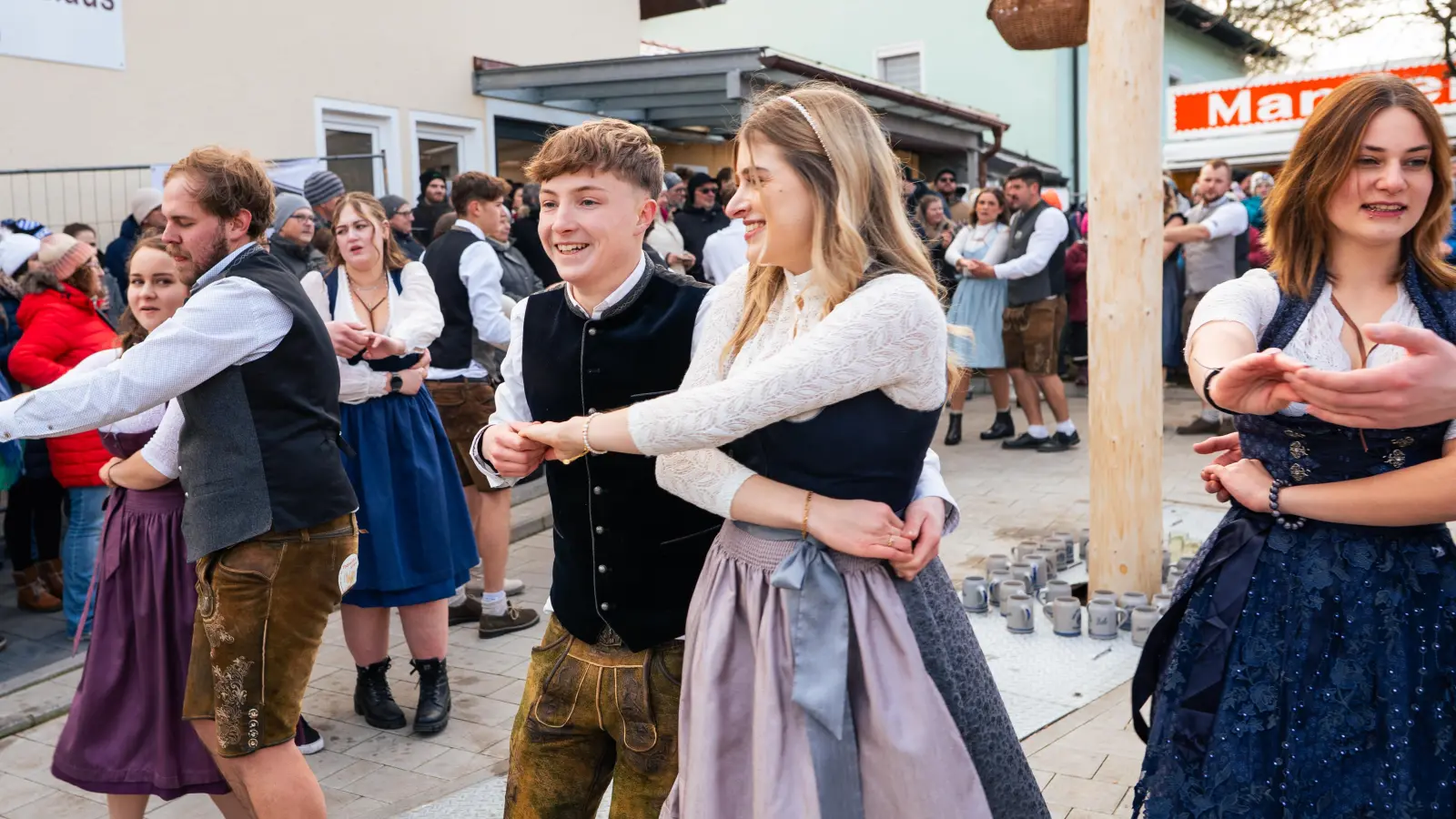 Thansüßer Kirwa am Sonntag.  (Bild: Hannes Stock)