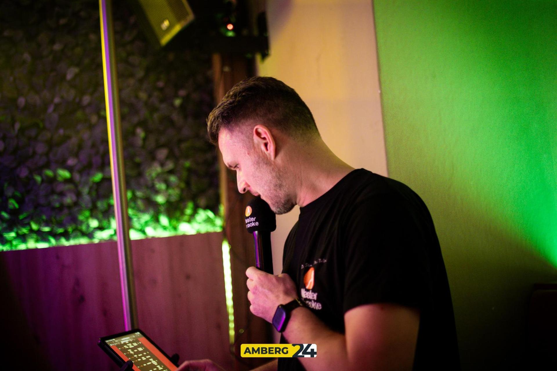 Die Bilder vom Karaoke im Herzog. (Bild: Julia Bär)