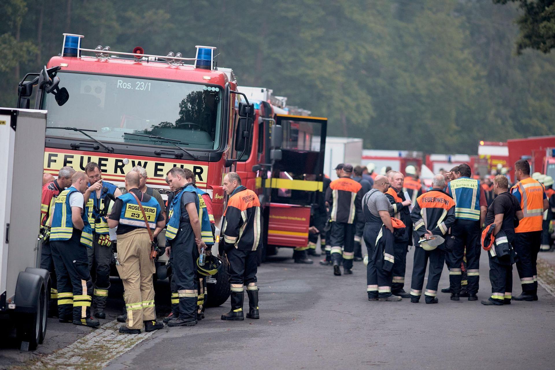 Am Sonntagabend hieß es endlich „Feuer aus” am Johannisberg bei Freudenberg. Dennoch laufen Nachlöscharbeiten. (Bild: Tizian Gerbing/dpa)