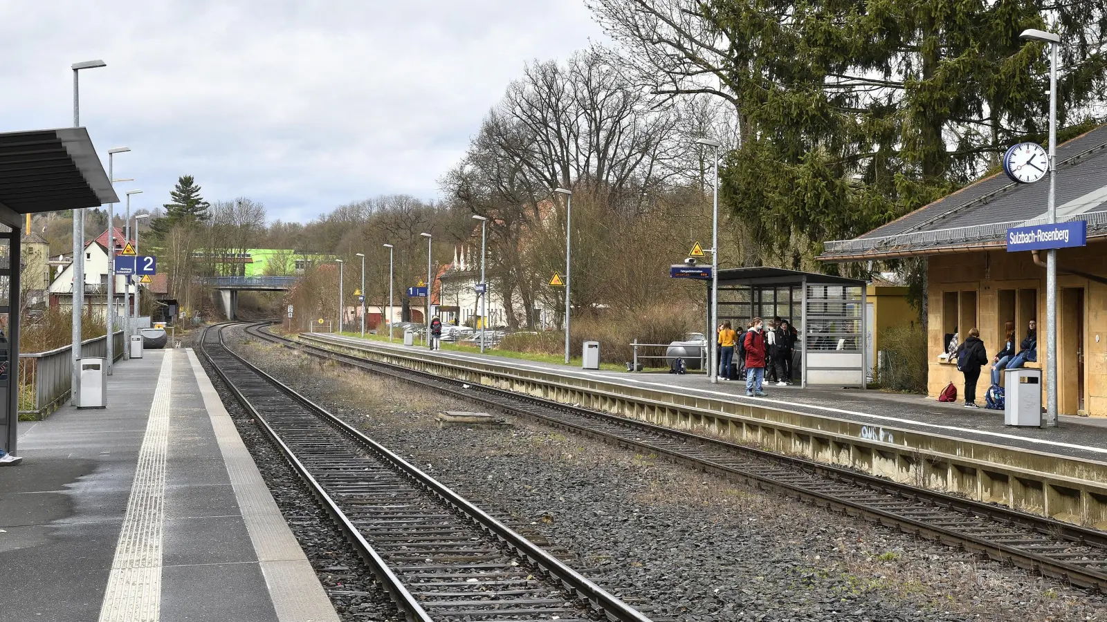 Ein 23-Jähriger beleidigte einen Sicherheitsmitarbeiter der Deutschen Bahn am Bahnhof in Sulzbach-Rosenberg.  (Archivbild: Petra Hartl)