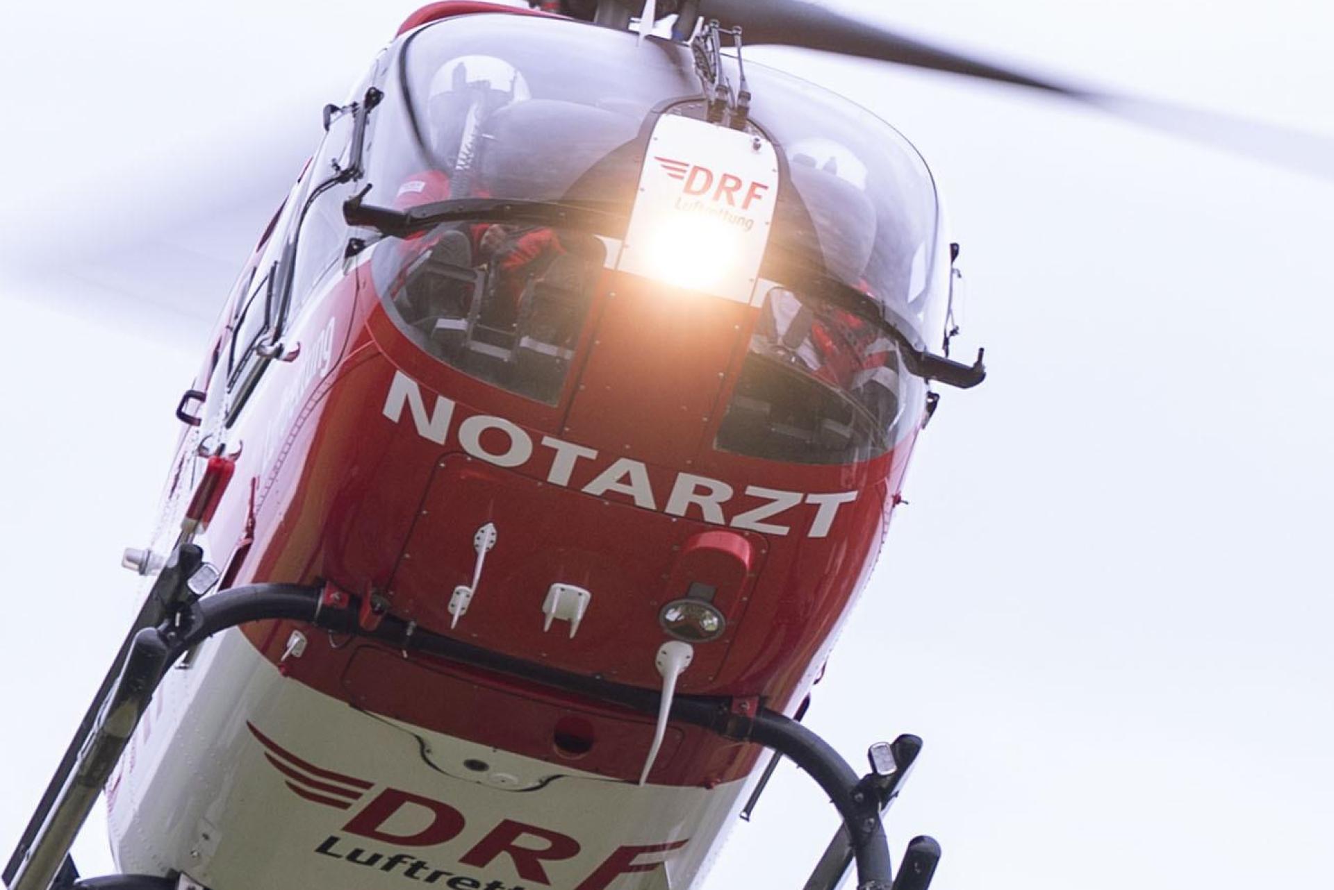 In der Gemeinde Hohenfels wurde ein 15-Jähriger bei der Feldarbeit von einer Ackerwalze überrollt.  (Symbolbild: Marijan Murat /dpa)