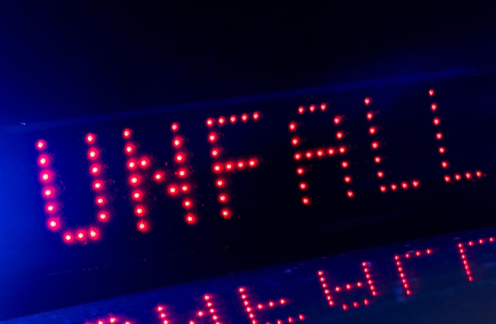 Auf der B85 kam es bei Edelsfeld zu einem Unfall.  (Symbolbild: Monika Skolimowska)