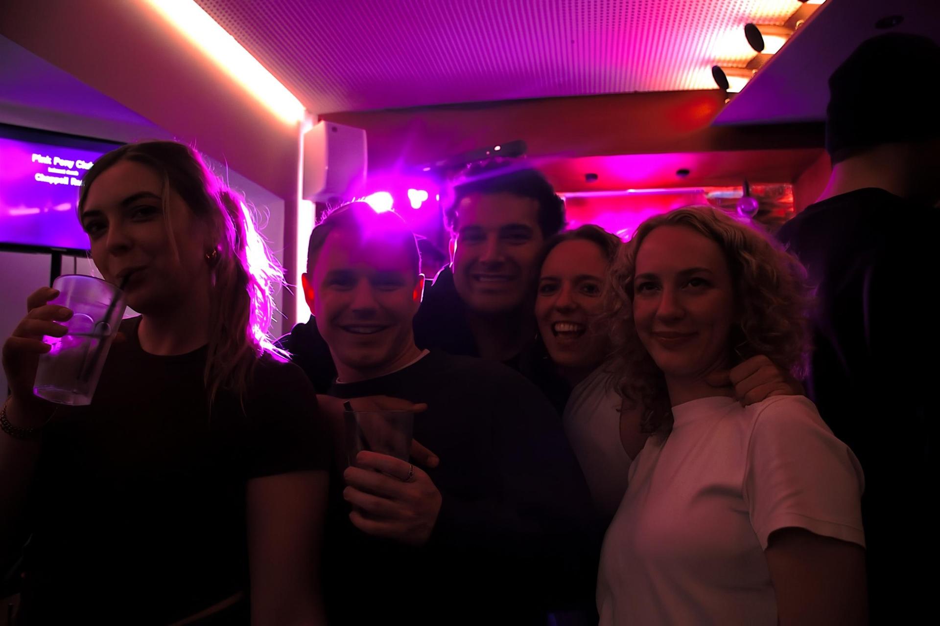 Am Freitag war Karaokeabend im Colomba. (Bild: Marlin Nixdorf)