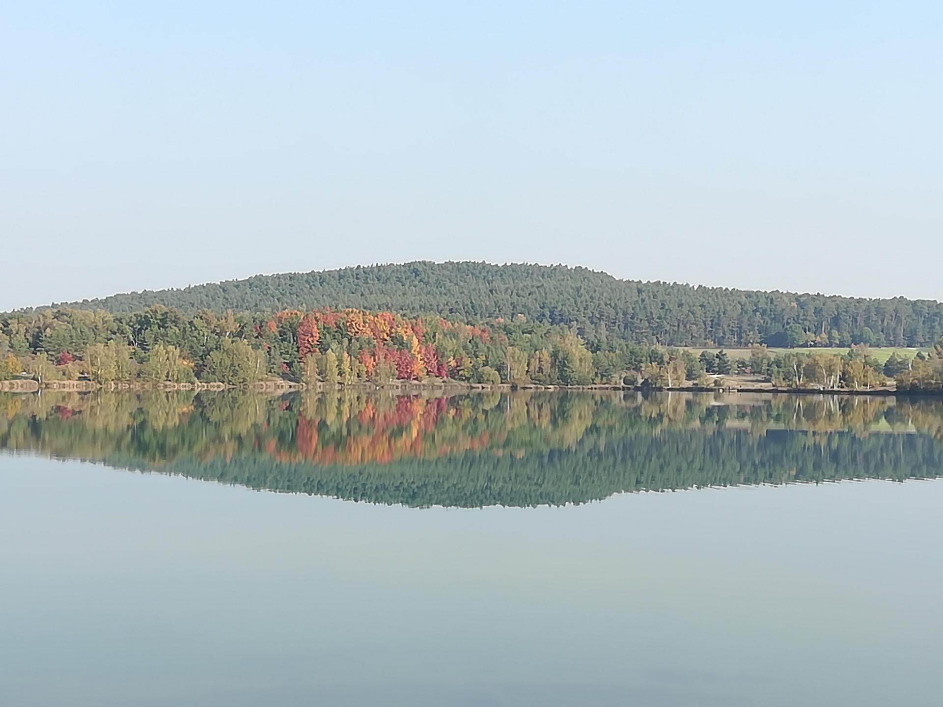 Bei einem Streit am Murner See stieß ein 24-Jähriger ein Kind ins Wasser. (Archivbild: Thomas Schaller)