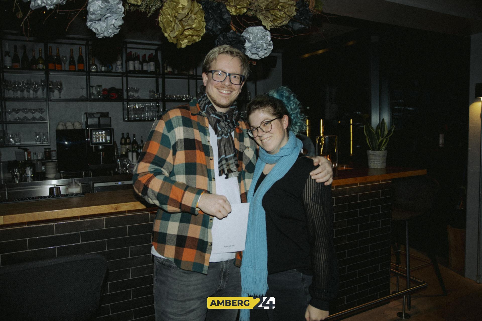 Die Fotoausstellung in der Skybar am Samstag. (Bild: Lolografie)