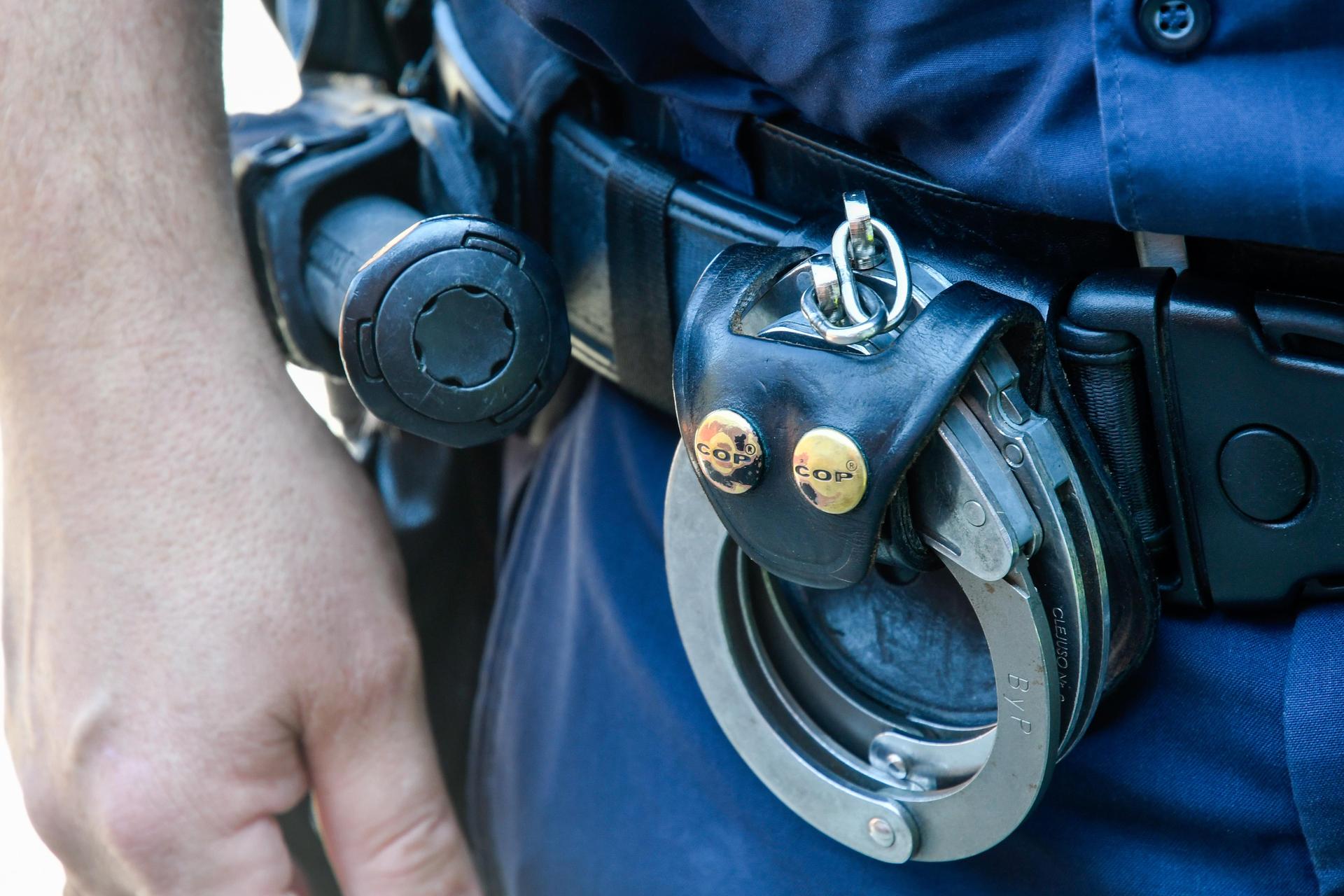 Mehrere Jugendliche sollen in Bayreuth Passanten angepöbelt und den Hitlergruß gezeigt haben.  (Symbolbild: Petra Hartl)