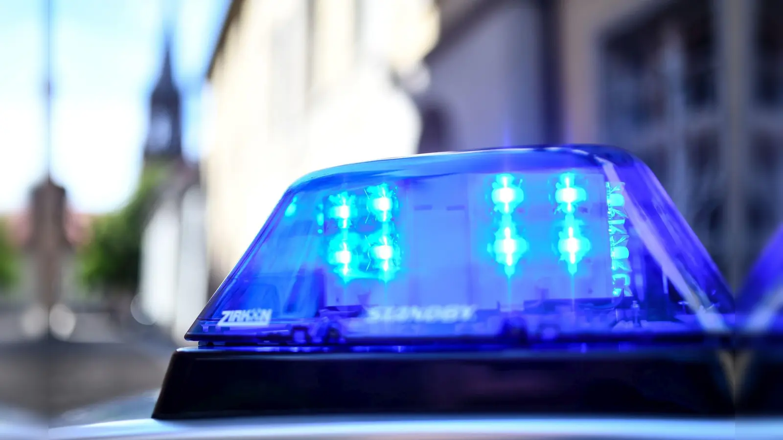 Ein E-Scooter-ähnliches Fahrzeug benutzte ein 20-Jähriger, gegen den die Polizei in mehrfacher Hinsicht ermittelt. (Symbolbild: Patrick Seeger/dpa)