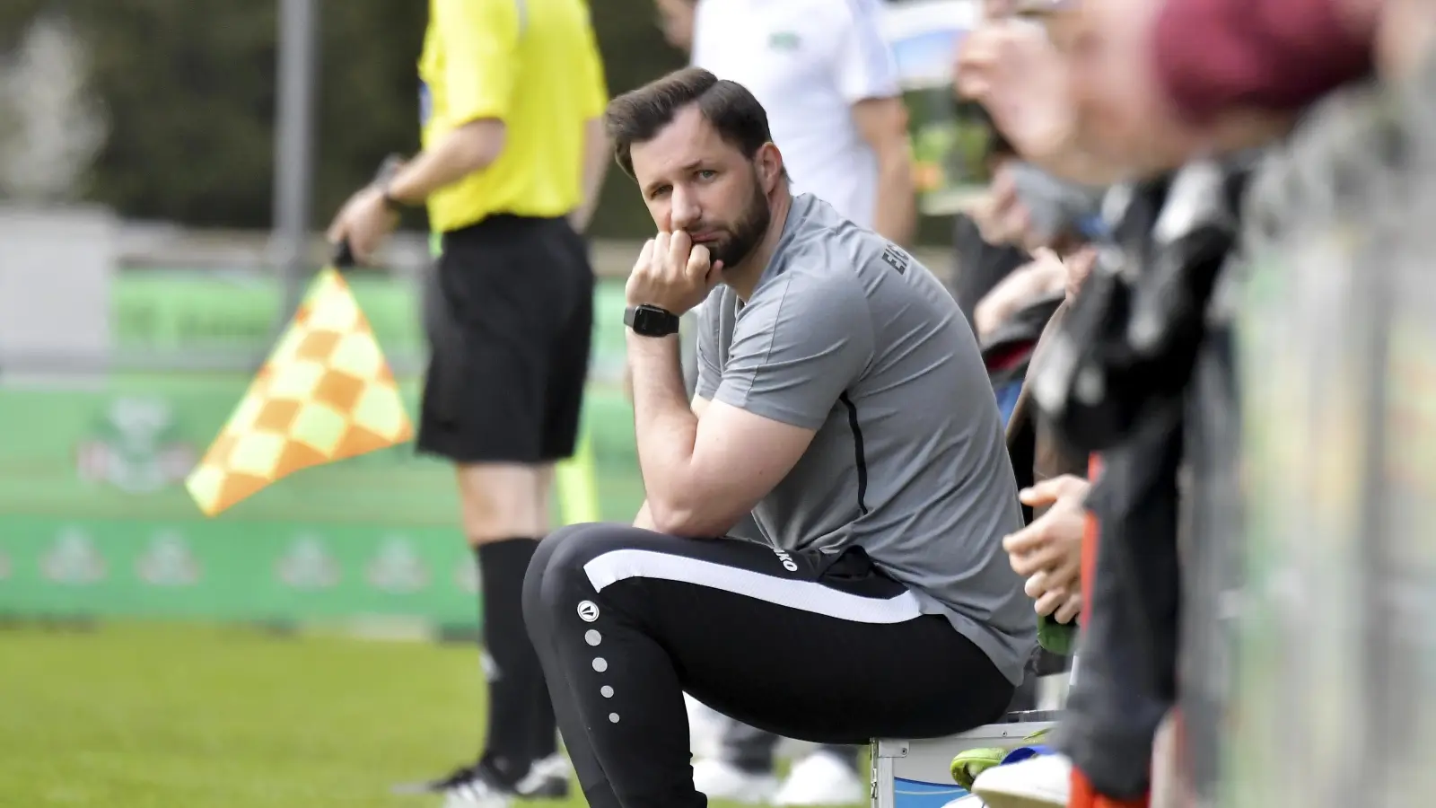 Dominic Rühl sitzt nächste Woche im Derby gegen die SpVgg SV Weiden erstmals auf der Trainerbank der DJK Gebenbach. (Archivbild: Hubert Ziegler)