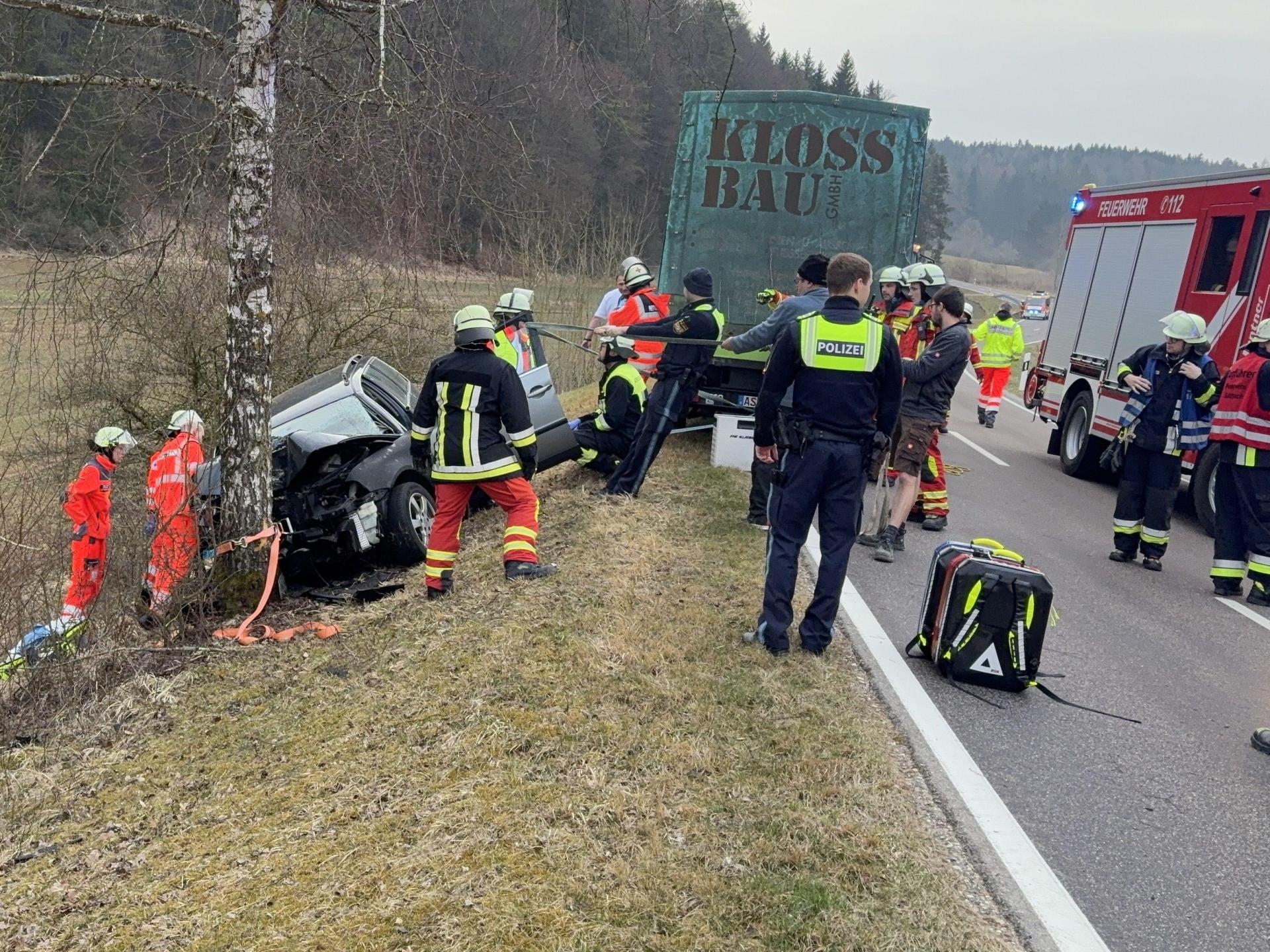 Auf der Kreisstraße AS1 ist es zu einem Unfall gekommen.  (Bild: PI Sulzbach-Rosenberg/exb)