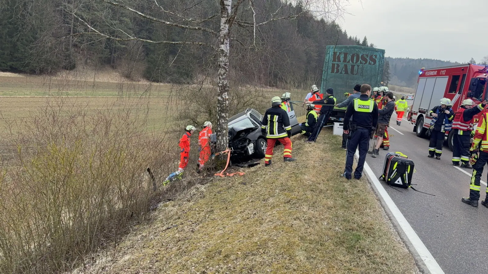 Auf der Kreisstraße AS1 ist es zu einem Unfall gekommen.  (Bild: PI Sulzbach-Rosenberg/exb)