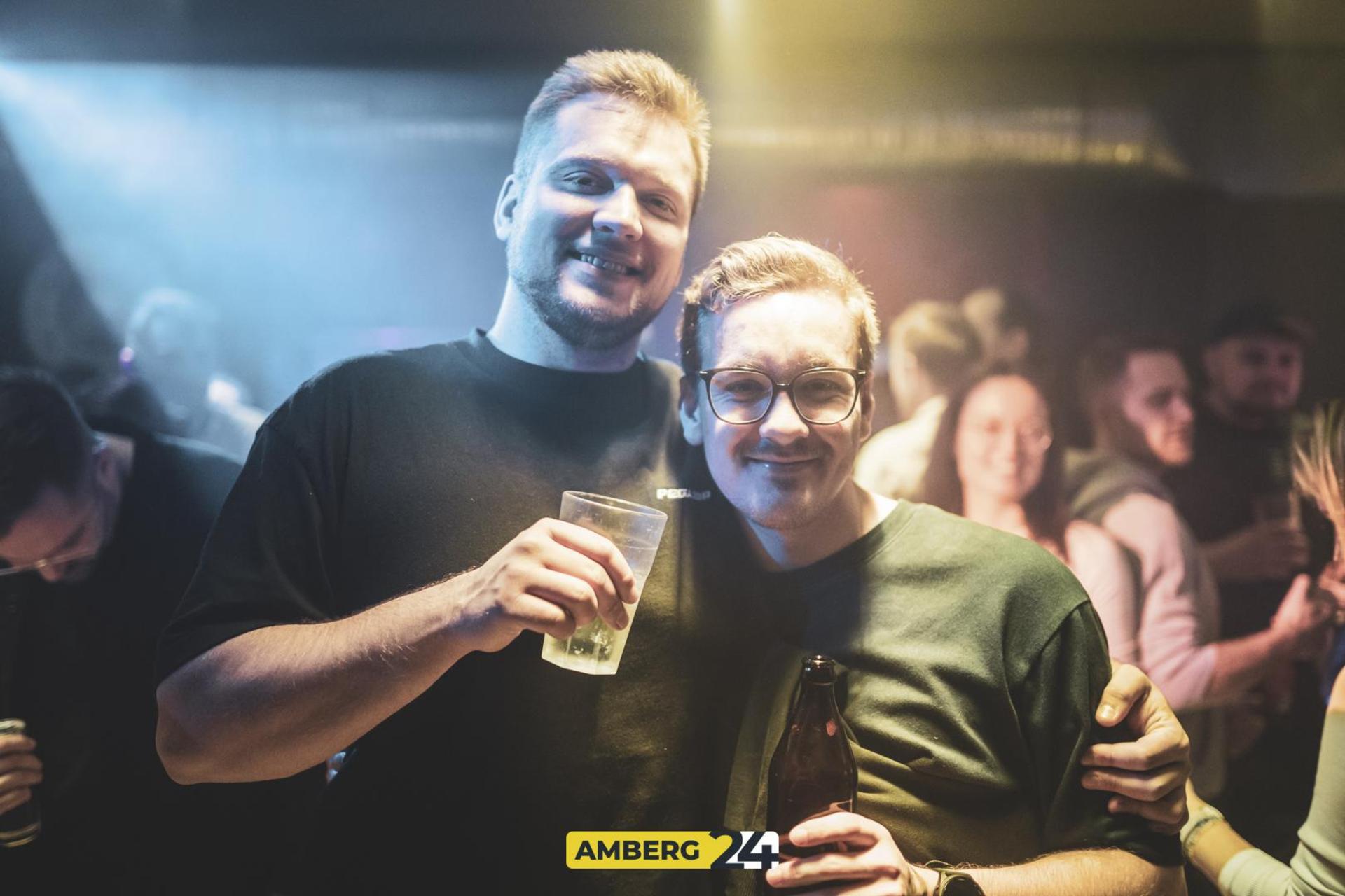 Party am 1. Weihnachtsfeiertag im Happy Rock.  (Bild: Martin Sponsel)