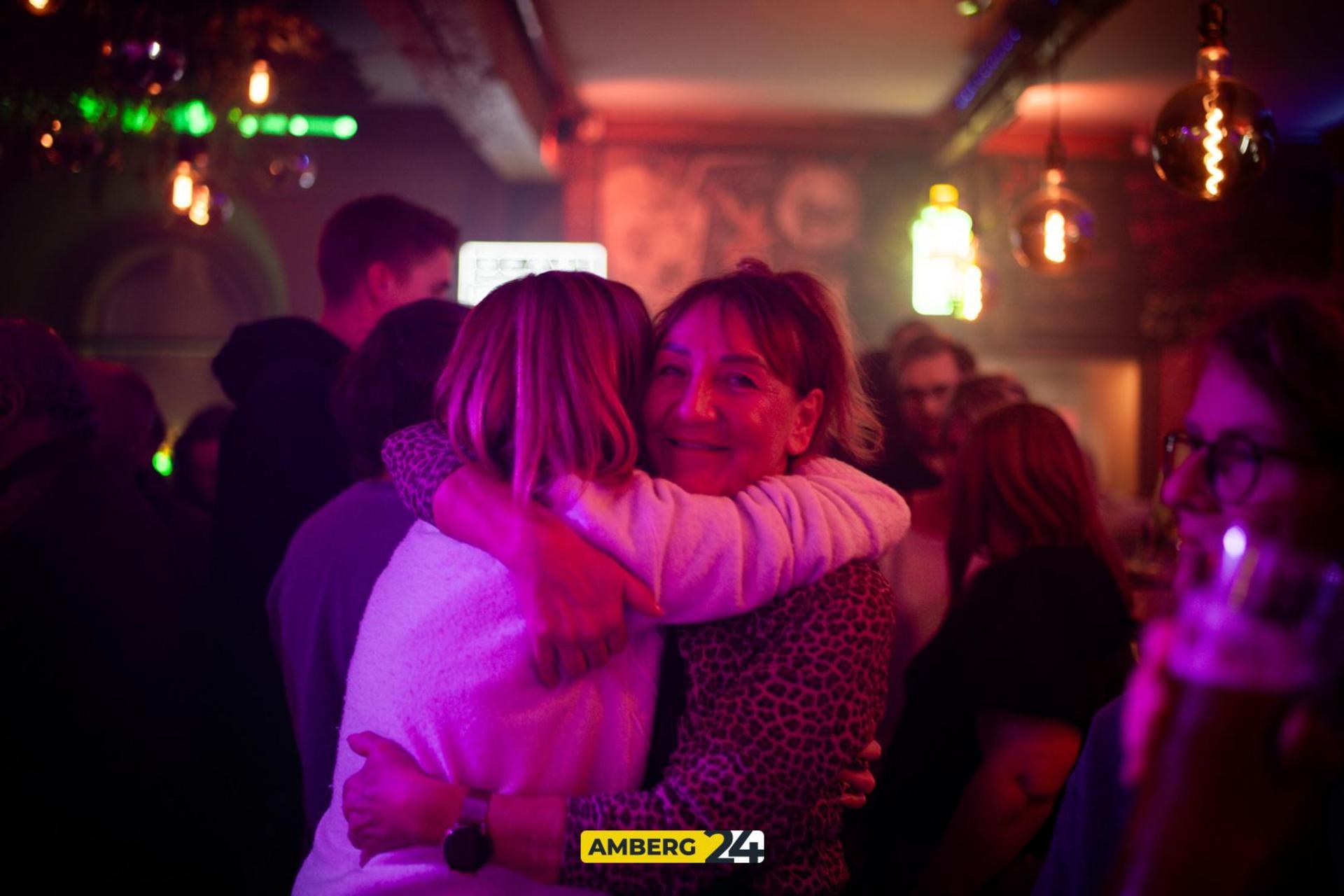 Die Bilder vom Karaoke im Herzog. (Bild: Julia Bär)