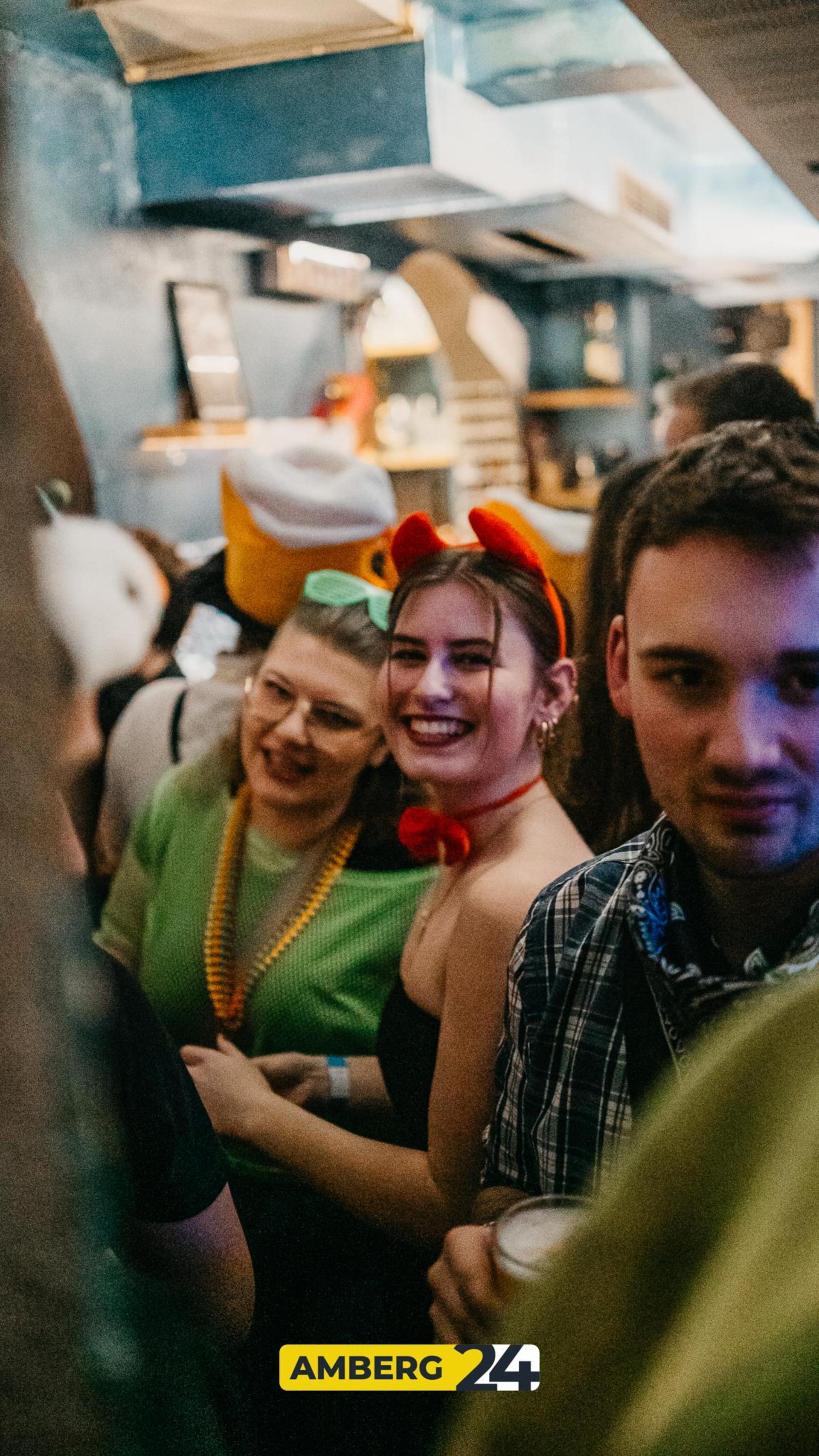 Auch im Blauen Haus waren am Donnerstag die Hexen los.  (Bild: Mario Donhauser)