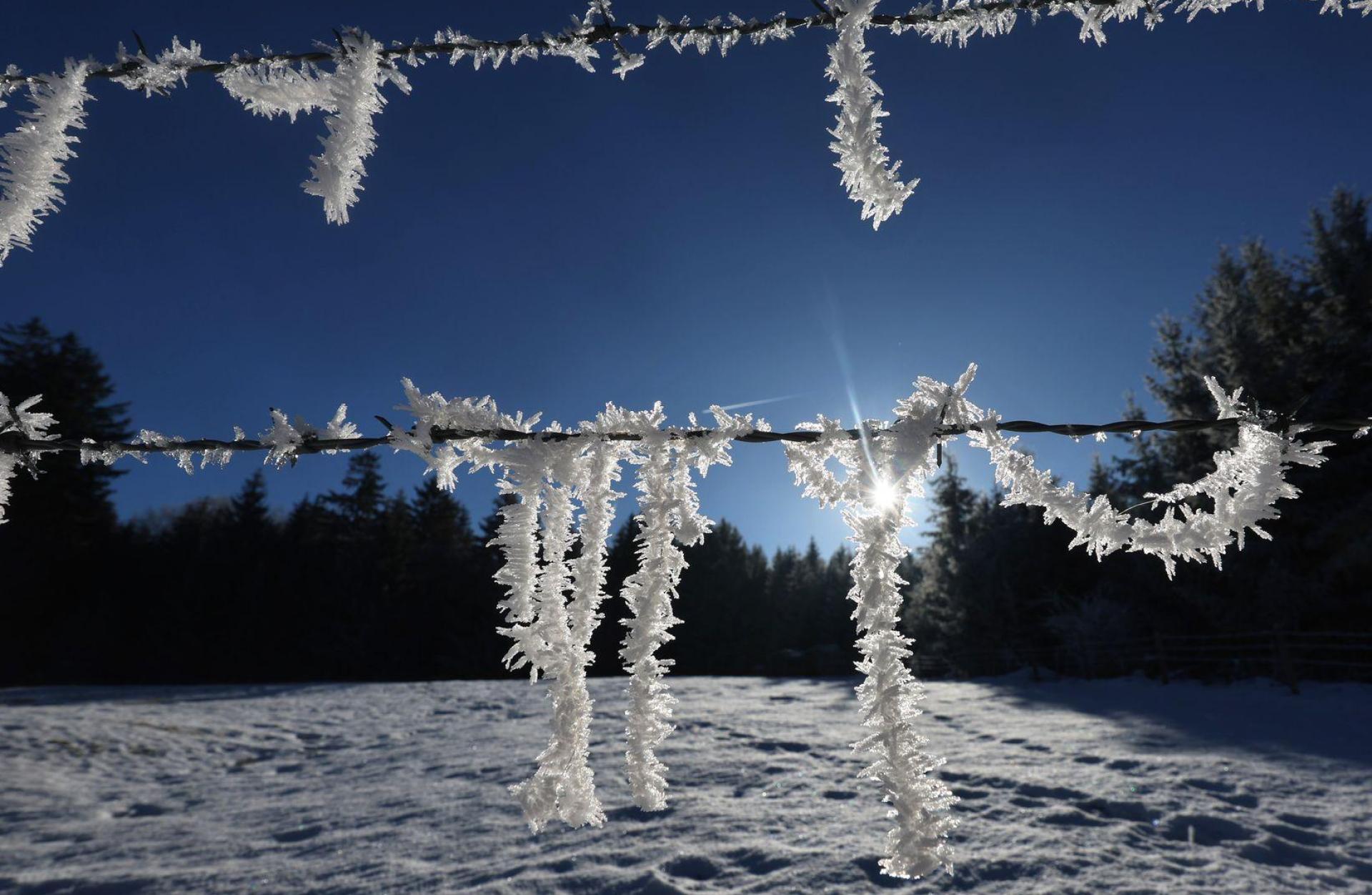 Das Jahresende wird sonnig und frostig in Bayern. (Symbolbild: Karl-Josef Hildenbrand/dpa)
