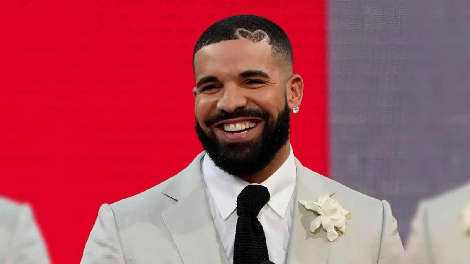 Kanadas Erfolgsrapper Drake wehrt sich erfolglos gegen Anspielungen in einem Lied von US-Musiker Kendrick Lamar. (Archivlbild) (Bild: Chris Pizzello/Invision/AP/dpa)