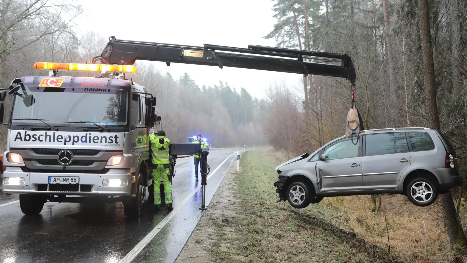 Unfall bei Sinnleithen bei Edelsfeld auf der B85. (Bild: Wolfgang Steinbacher)