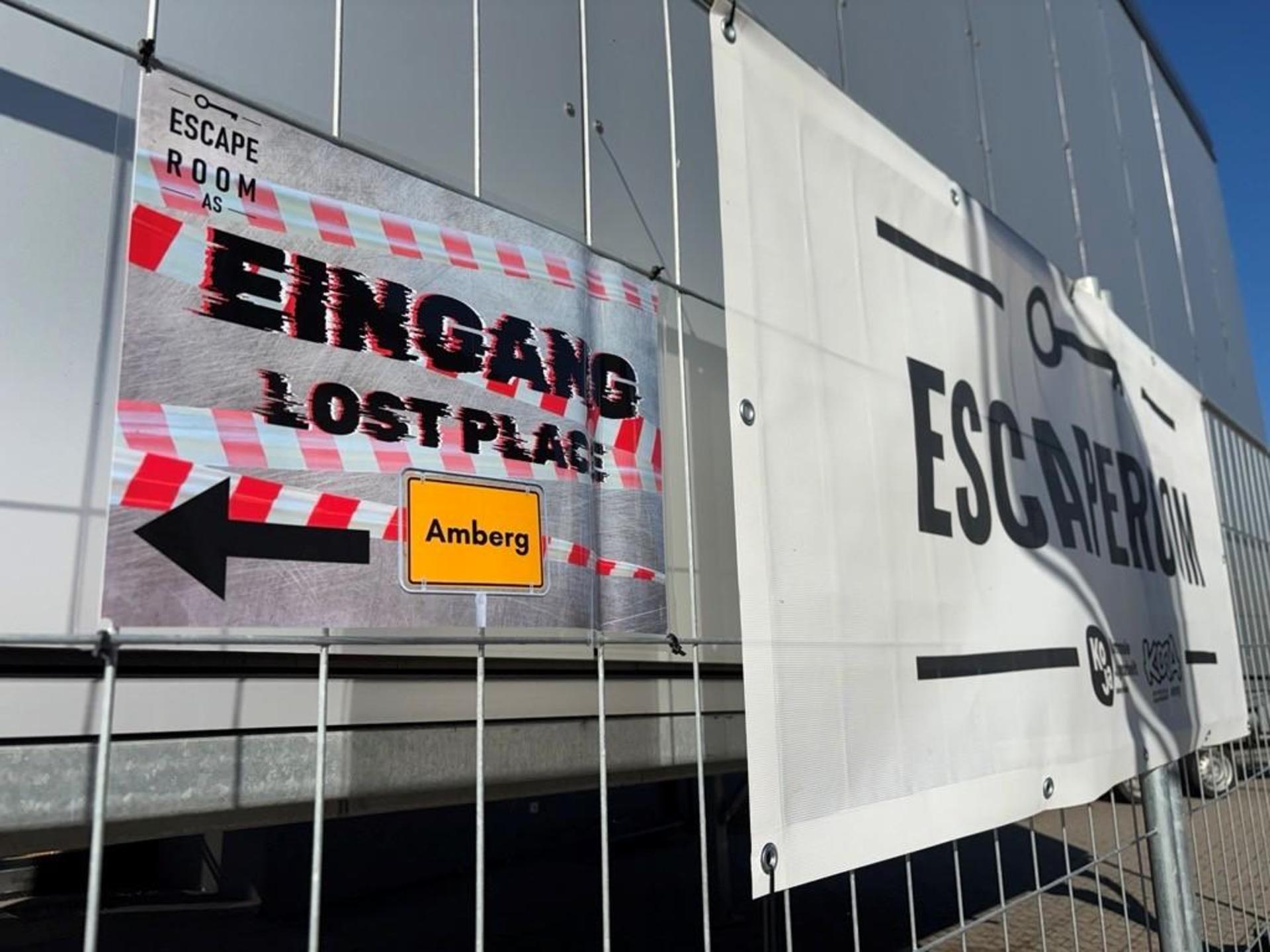 In der Eglseer Straße in Amberg gibt es einen Lost Place: Wo früher ein Getränkemarkt war, hat jetzt eine Gruppe von Ehrenamtlichen der Kommunalen Jugendarbeit Amberg-Sulzbach einen Escape-Room für die Ferienzeit eröffnet. Am 1. August geht's los. Alle Termine sind bereits vergeben. (Bild: roa)