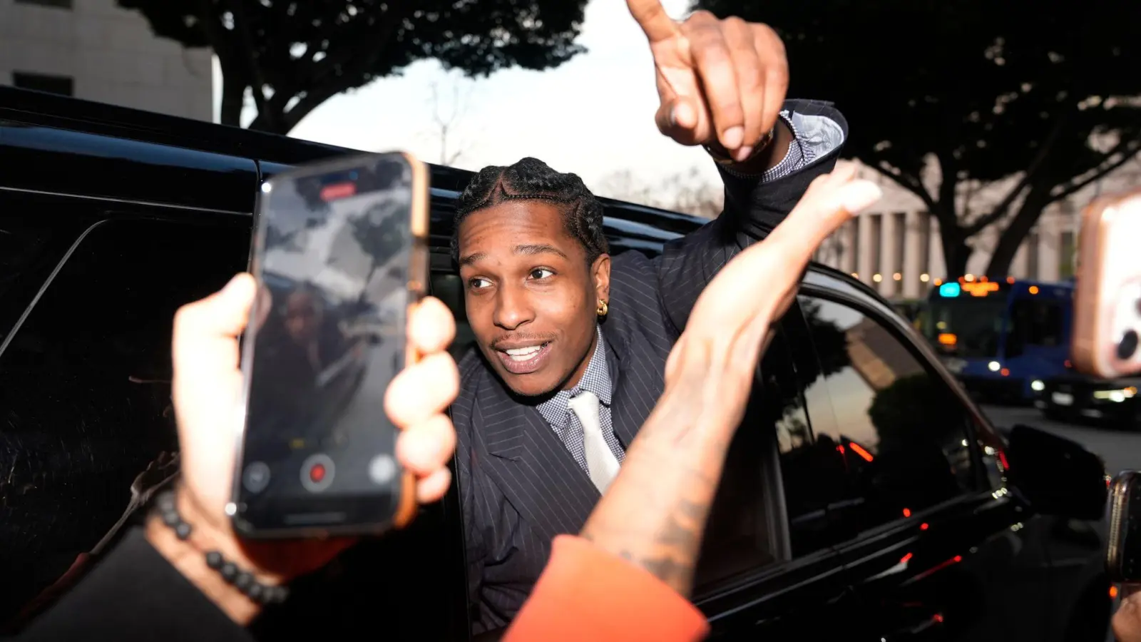 Asap Rocky ist mit Sängerin Rihanna zusammen. (Archivbild) (Bild: Damian Dovarganes/AP/dpa)