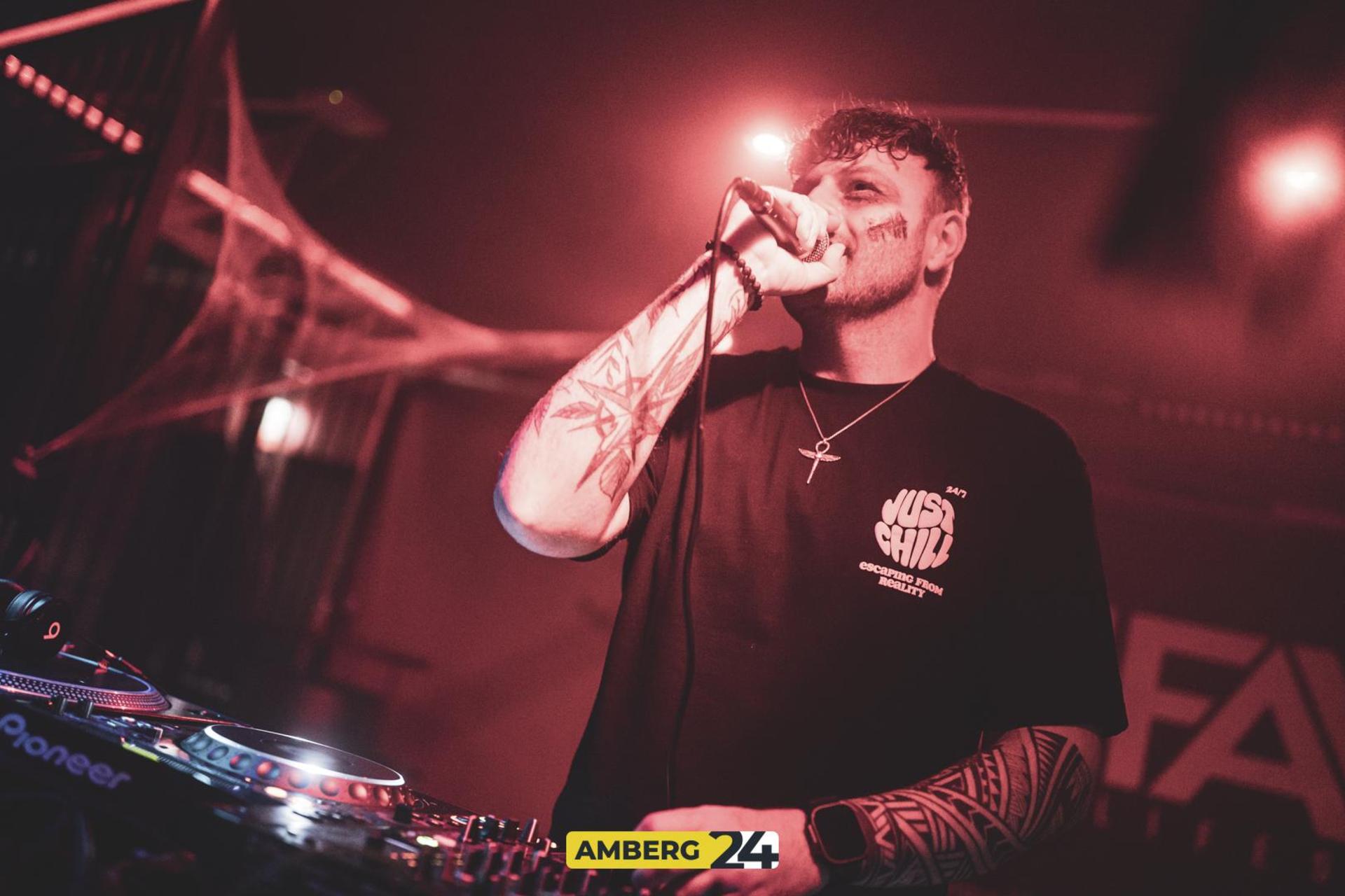 Saures auf die Ohren und eine spooky Atmo haben die Veranstalter der fetten Halloween-Party im Happy Rock versprochen. (Bild: Julia Bär)