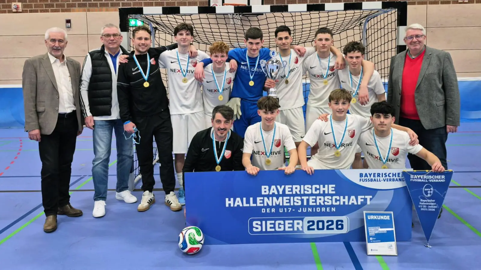 Der SV Heimstetten gewann die Bayerische Futsal-Meisterschaft der U17-Junioren in Weiden. Der SV Raigering landete auf dem dritten Platz. (Bild: Gerhard Brandlmeier/BFV)