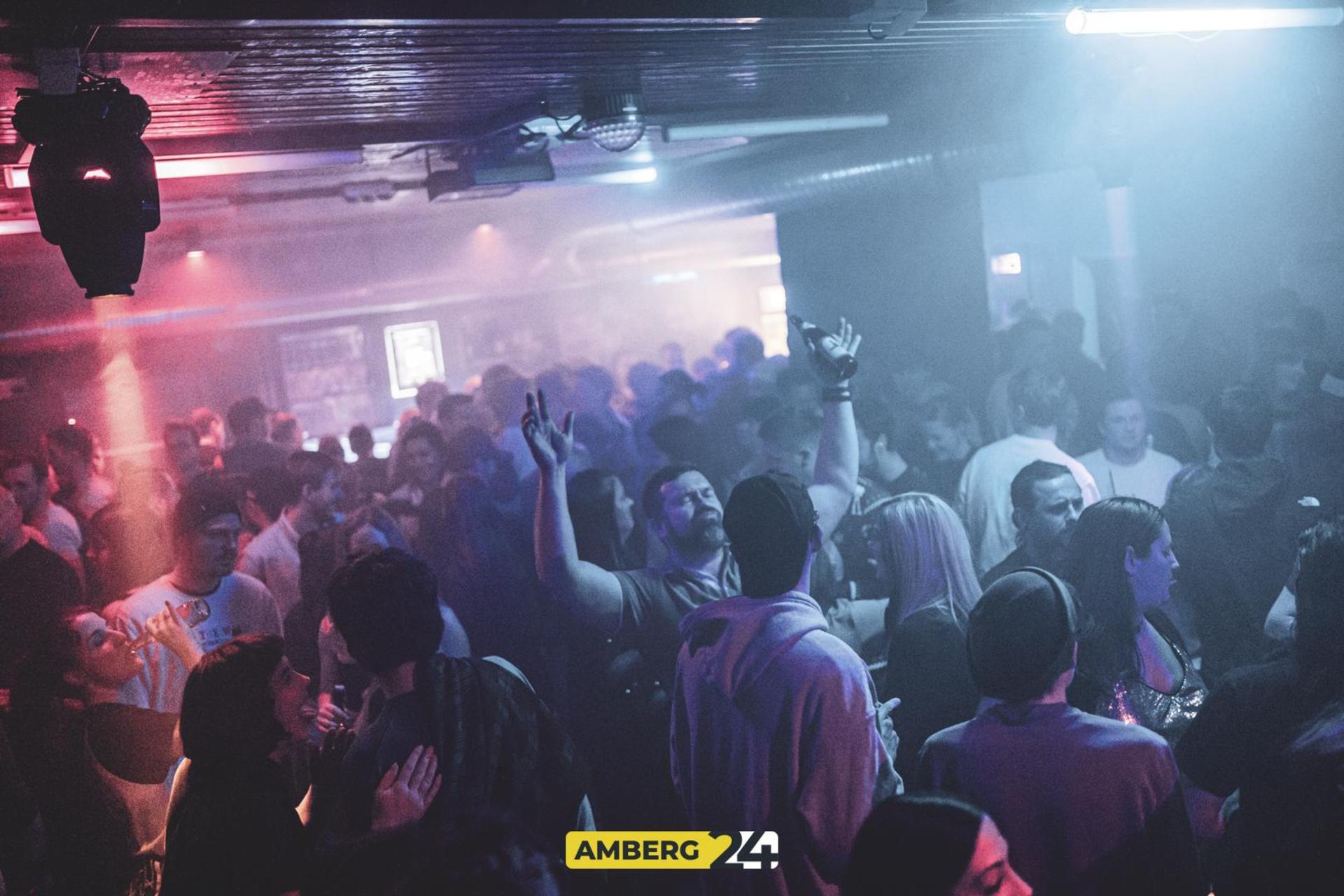 Party am 1. Weihnachtsfeiertag im Happy Rock.  (Bild: Martin Sponsel)