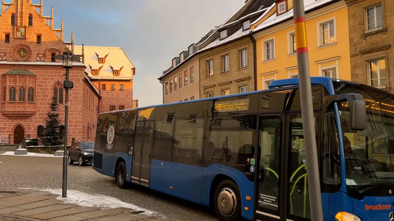 Wegen des Lichtmess-Markts in Sulzbach-Rosenberg kommt es am 8. Februar 2026 zu Einschränkungen im Linienverkehr. (Archivbild: Heike Unger)