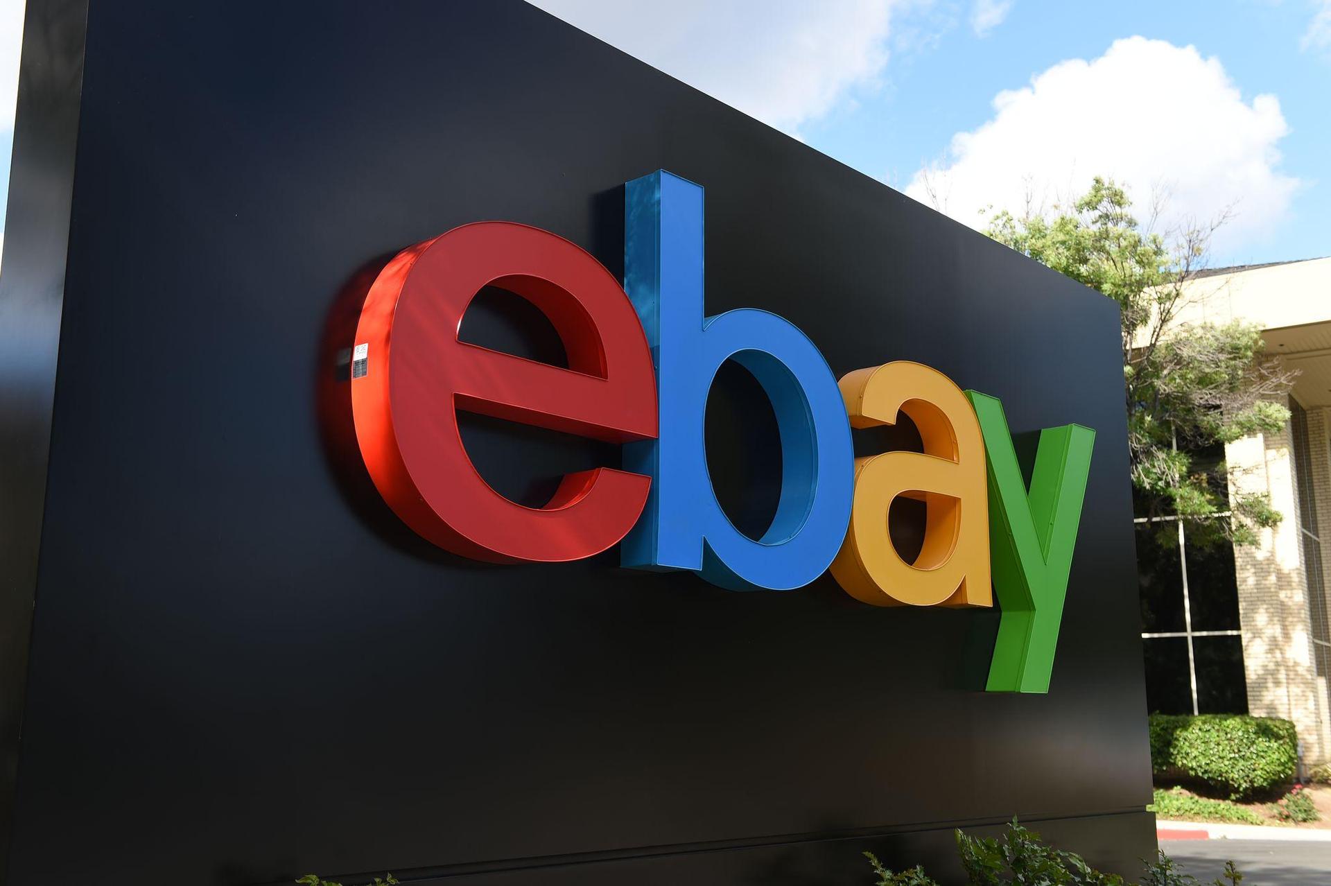 Die Online-Handelsplattform Ebay gibt es schon seit den frühen Jahren des Web-Geschäfts. (Archivbild) (Bild: Andrej Sokolow/dpa)