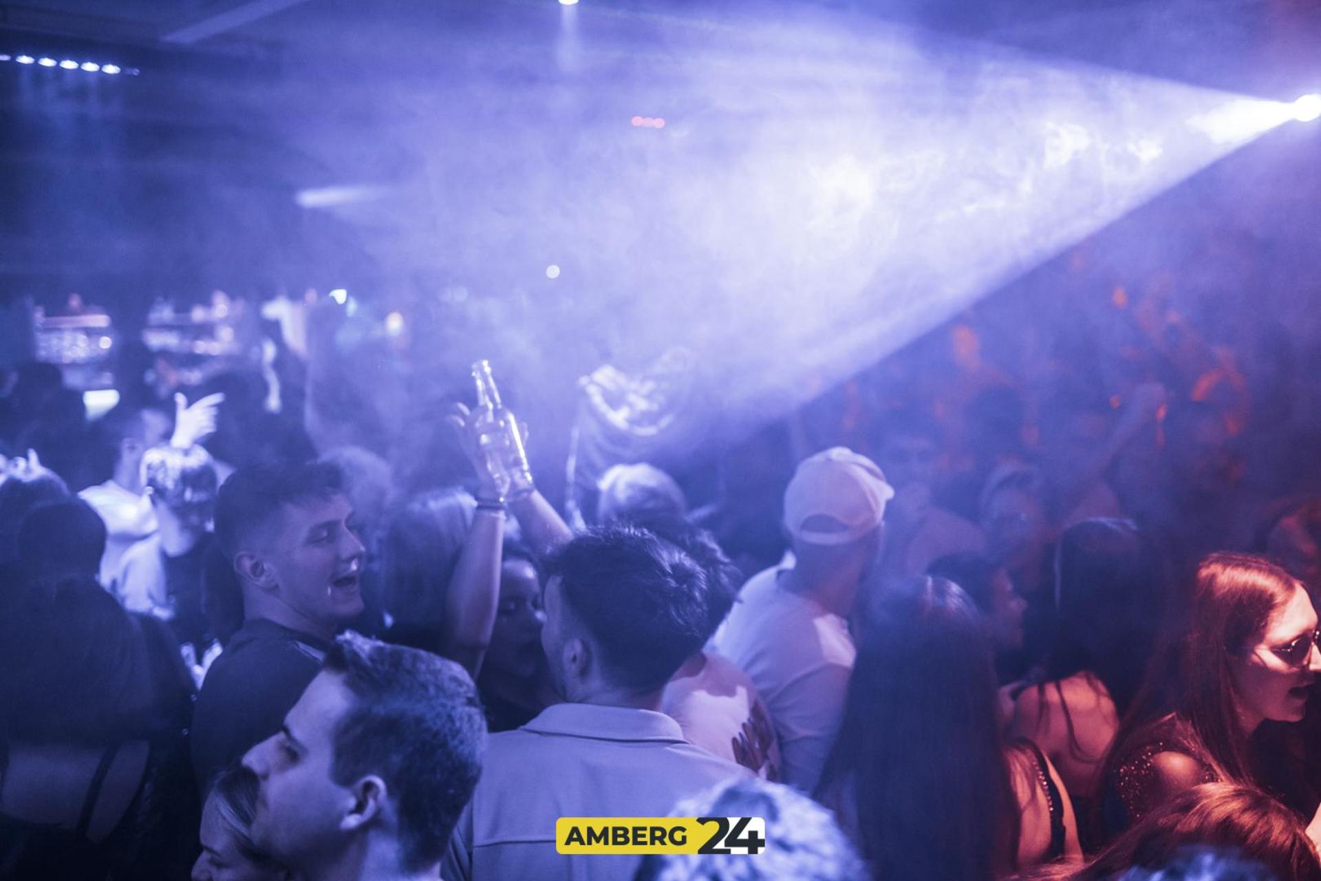 Party am 1. Weihnachtsfeiertag im Happy Rock.  (Bild: Martin Sponsel)