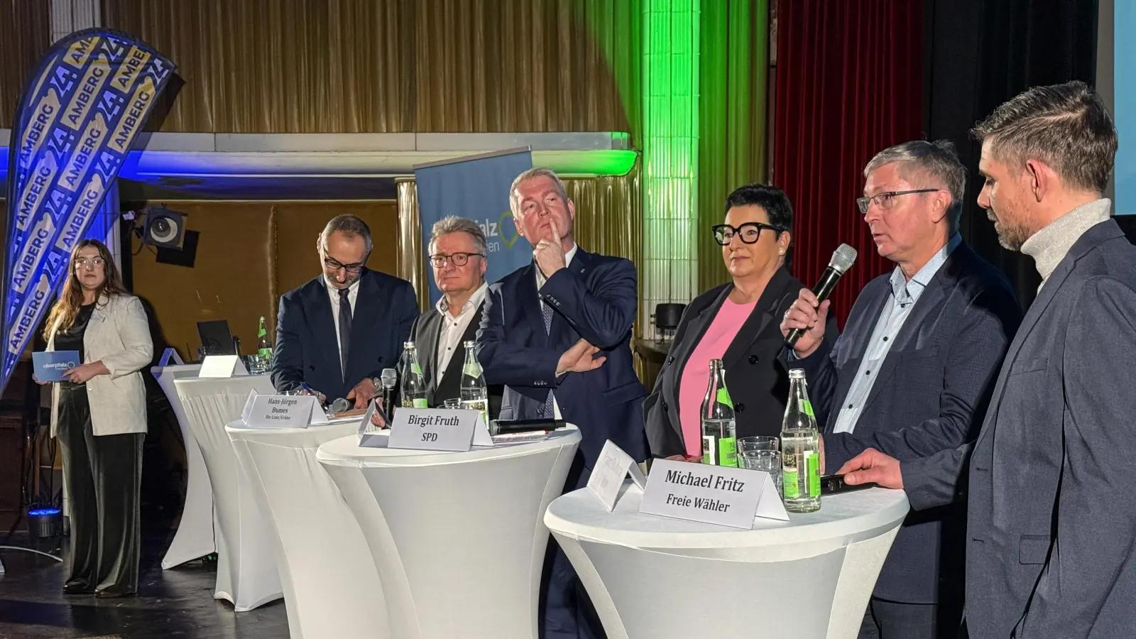 Wer wir der oder die neue Oberbürgermeister*in? Von links: Tuncer Ayten (Amberger Bunt), Hans-Jürgen Bumes (Die Liste/Grüne), Stefan Ott (CSU), Birgit Fruth (SPD), Franz Badura (ÖDP), und Michael Fritz (Freie Wähler). (Bild: Petra Hartl)