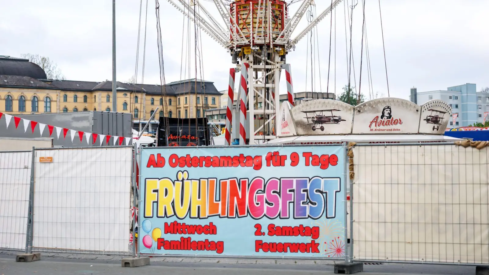 Die Ermittlungen zur Unfallursache laufen laut Polizei noch. (Bild: Daniel Karmann/dpa)