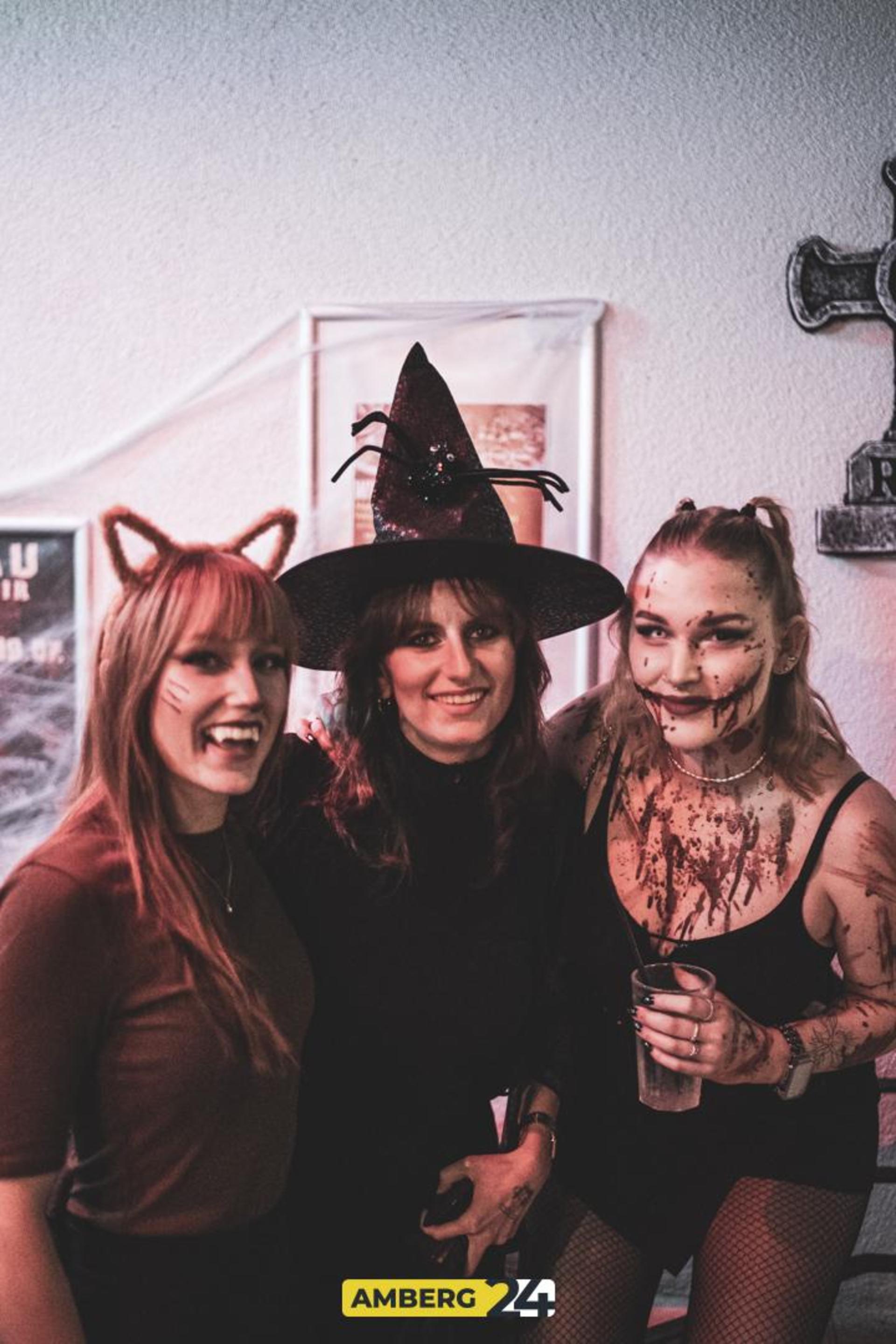 Saures auf die Ohren und eine spooky Atmo haben die Veranstalter der fetten Halloween-Party im Happy Rock versprochen. (Bild: Julia Bär)