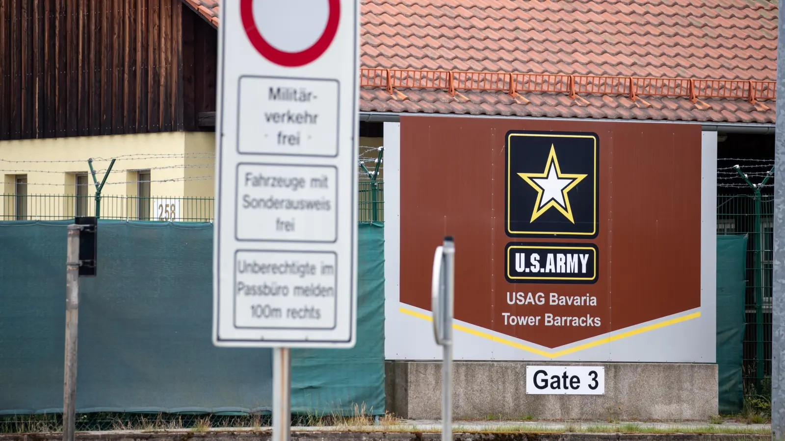 Auf den Übungsplätzen in der Oberpfalz wird aktuell strenger kontrolliert. (Archivbild: Daniel Karmann/dpa)