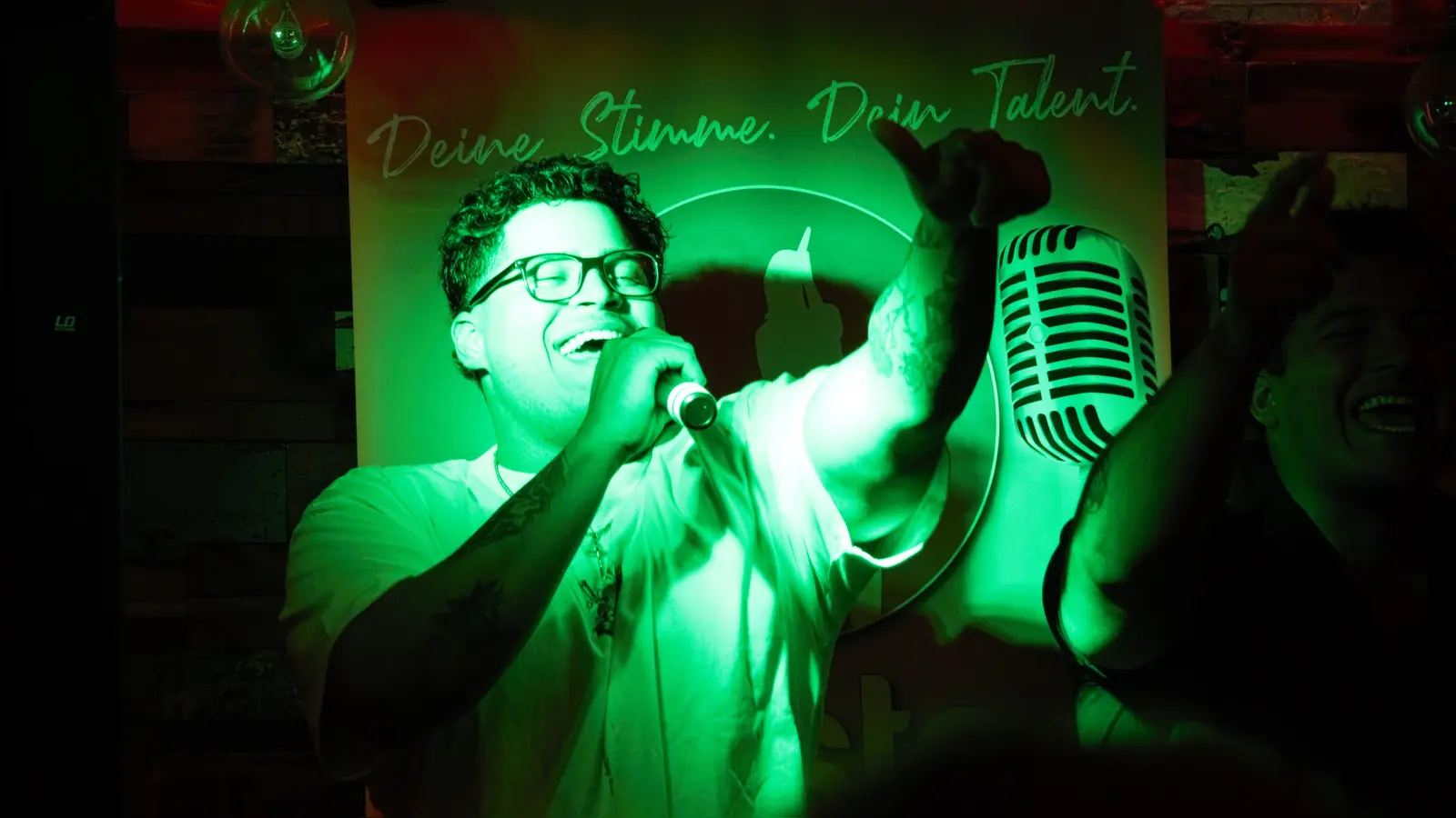 Am Freitag war Karaokeabend im Colomba. (Bild: Marlin Nixdorf)