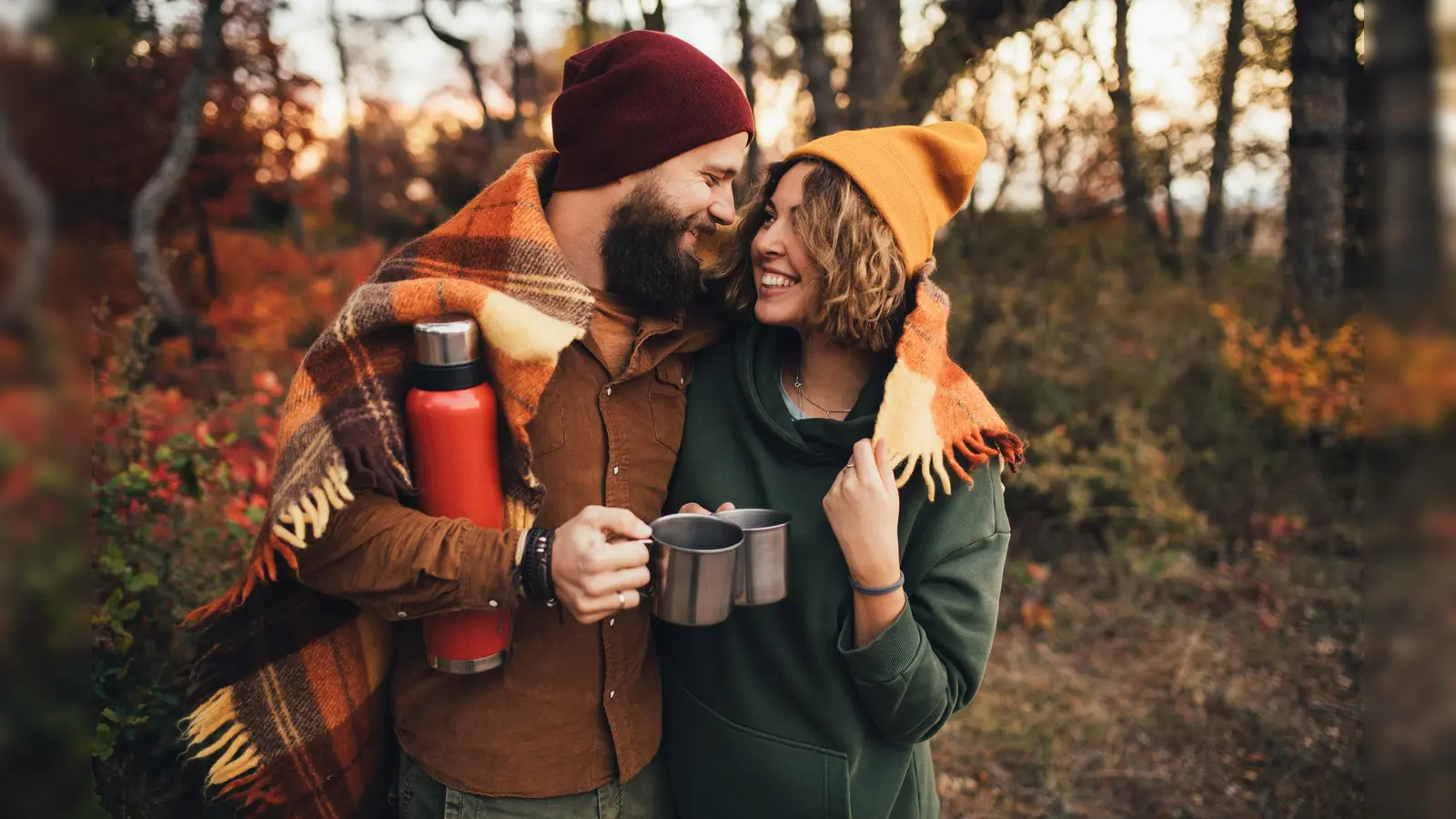 Es muss nicht immer Sommer sein: Auch im Herbst können Singles wunderbare Dates erleben. (Bild: exb)