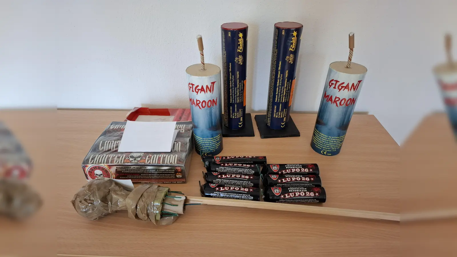 Bei einer Großrazzia in Oberfranken hat die Polizei illegales Feuerwerk sichergestellt. (Bild: Polizei Oberfranken)