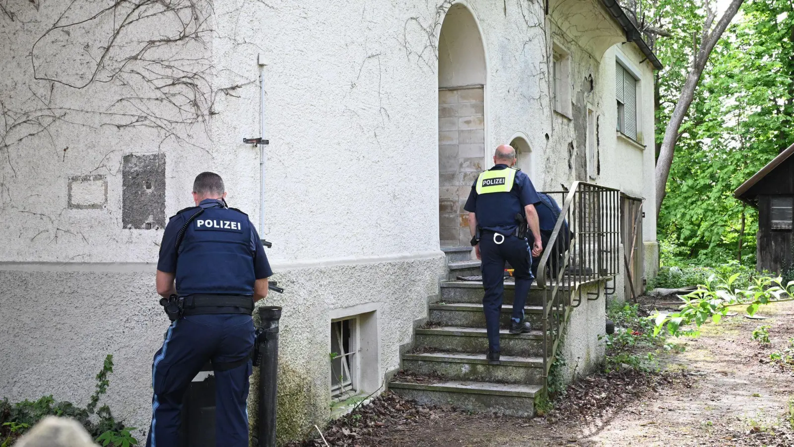Die Leiche war am Montagvormittag in einem leerstehenden Gebäude in Memmingen entdeckt worden.  (Archivbild: Stein/swd-medien/dpa)