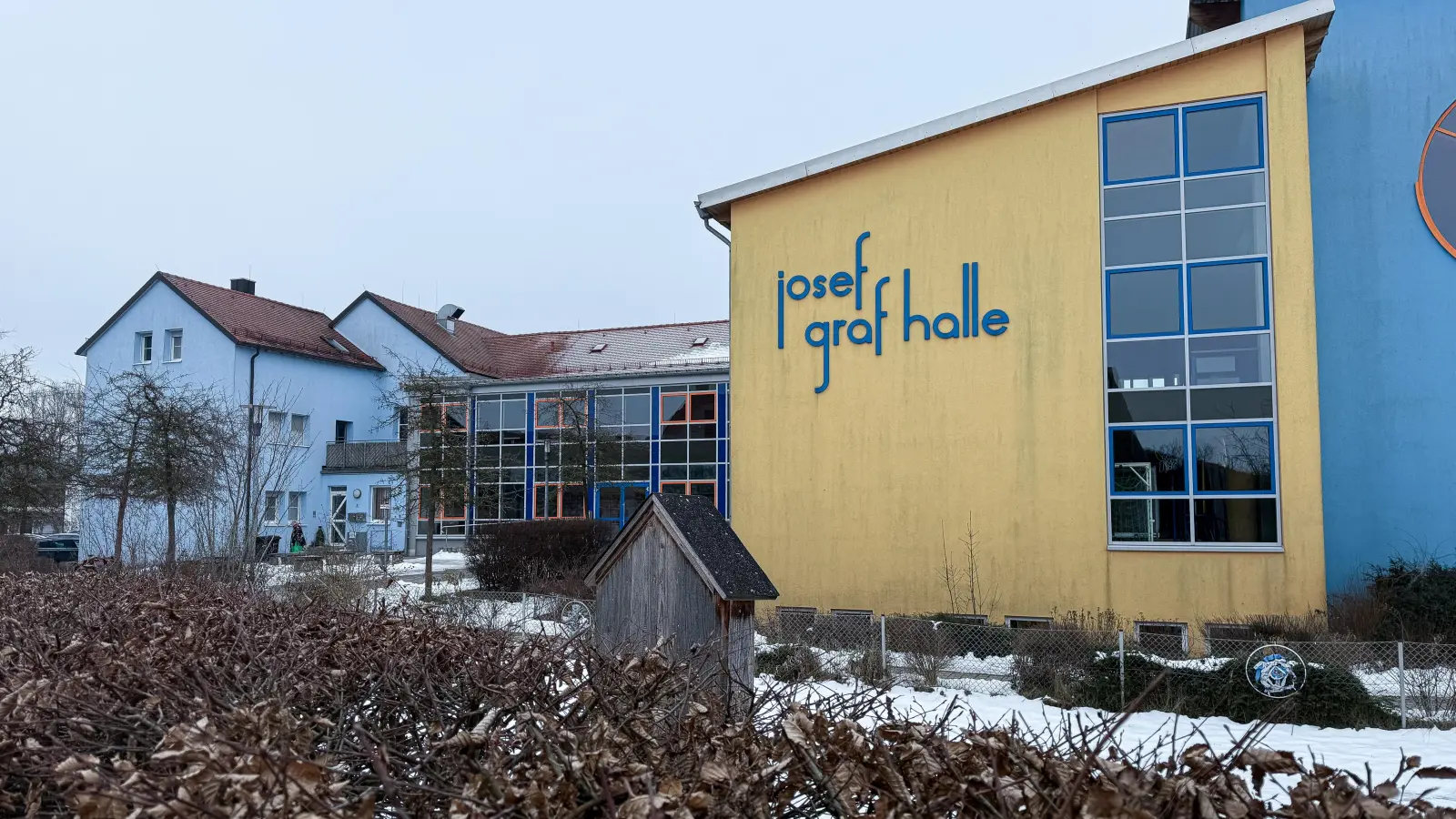 Die Max Prechtl Grund- und Mittelschule in Hahnbach, Landkreis Amberg-Sulzbach. (Bild: Stephan Huber)