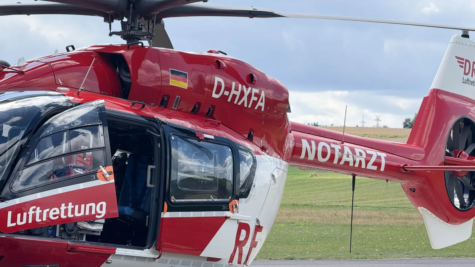 Ein schwerer Fahrradunfall ereignete sich in Edelsfeld, als ein Autofahrer einen Rennradfahrer übersah. (Symbolbild: Gabi Schönberger)