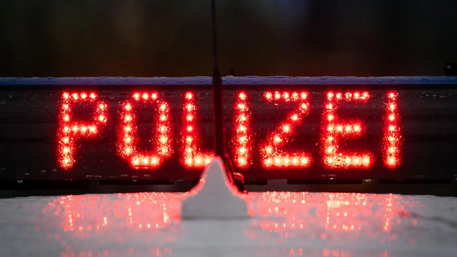 Die Polizei ermittelt gerade wegen eines Diebstahls in Etsdorf.  (Bild: Soeren Stache/dpa)