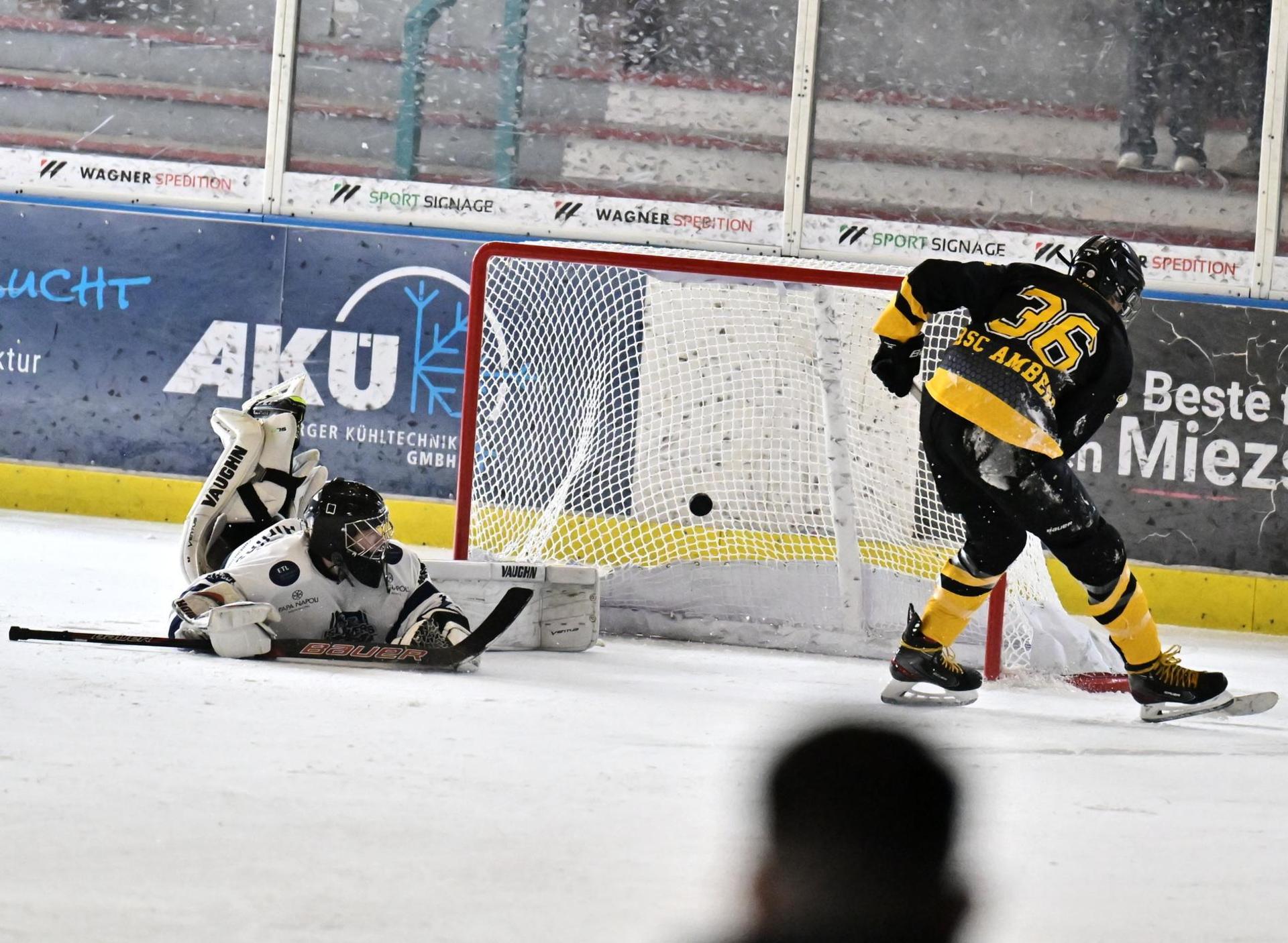 Eishockey Landesliga-Meisterschaft der U17 mit ERSC Amberg.  (Bild: Hubert Ziegler)