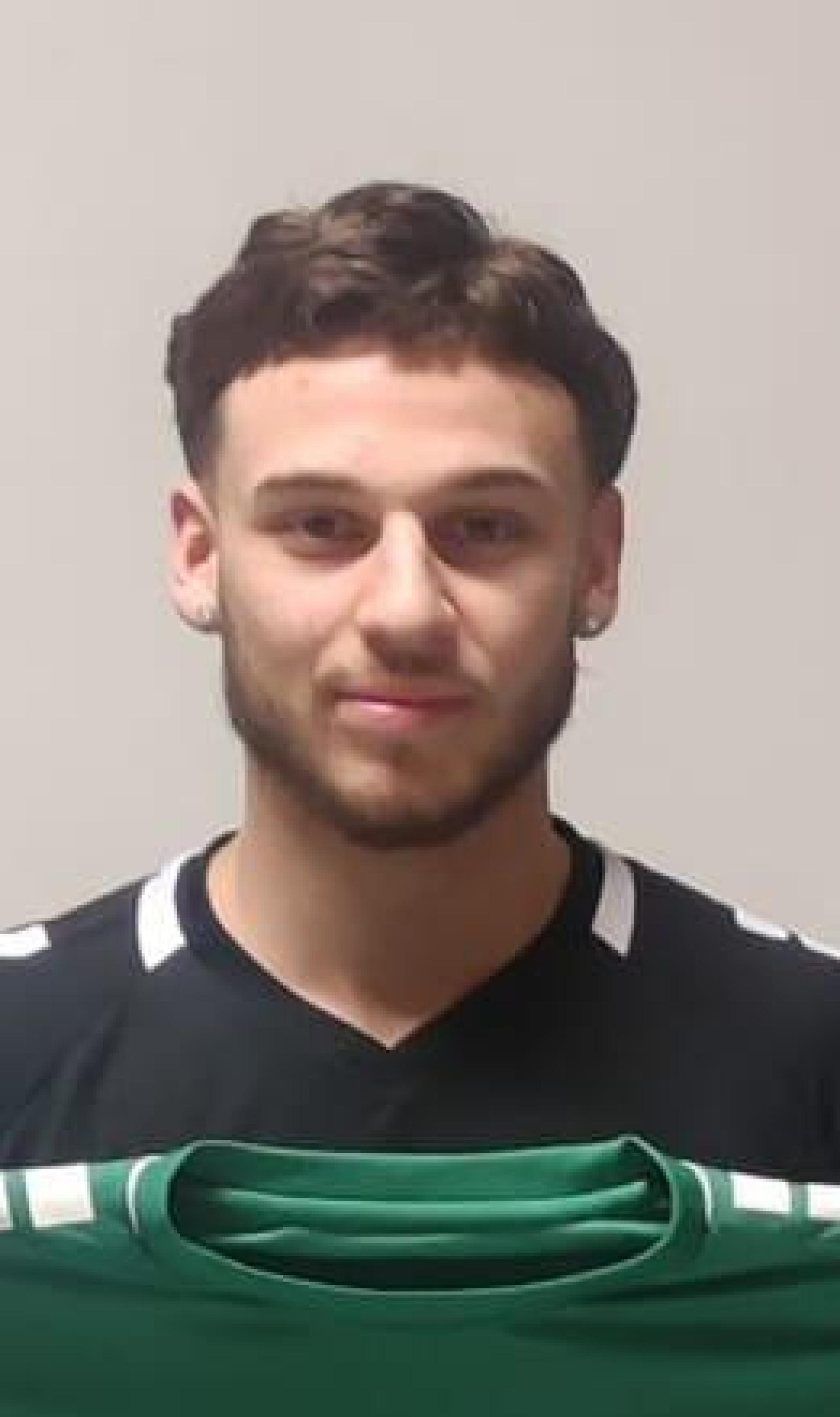 Der Sportliche Leiter der DJK Gebenbach, Erdal Izmire (rechts), zusammen mit Neuzugang Taylan Avci.  (Bild: Izmire/exb)