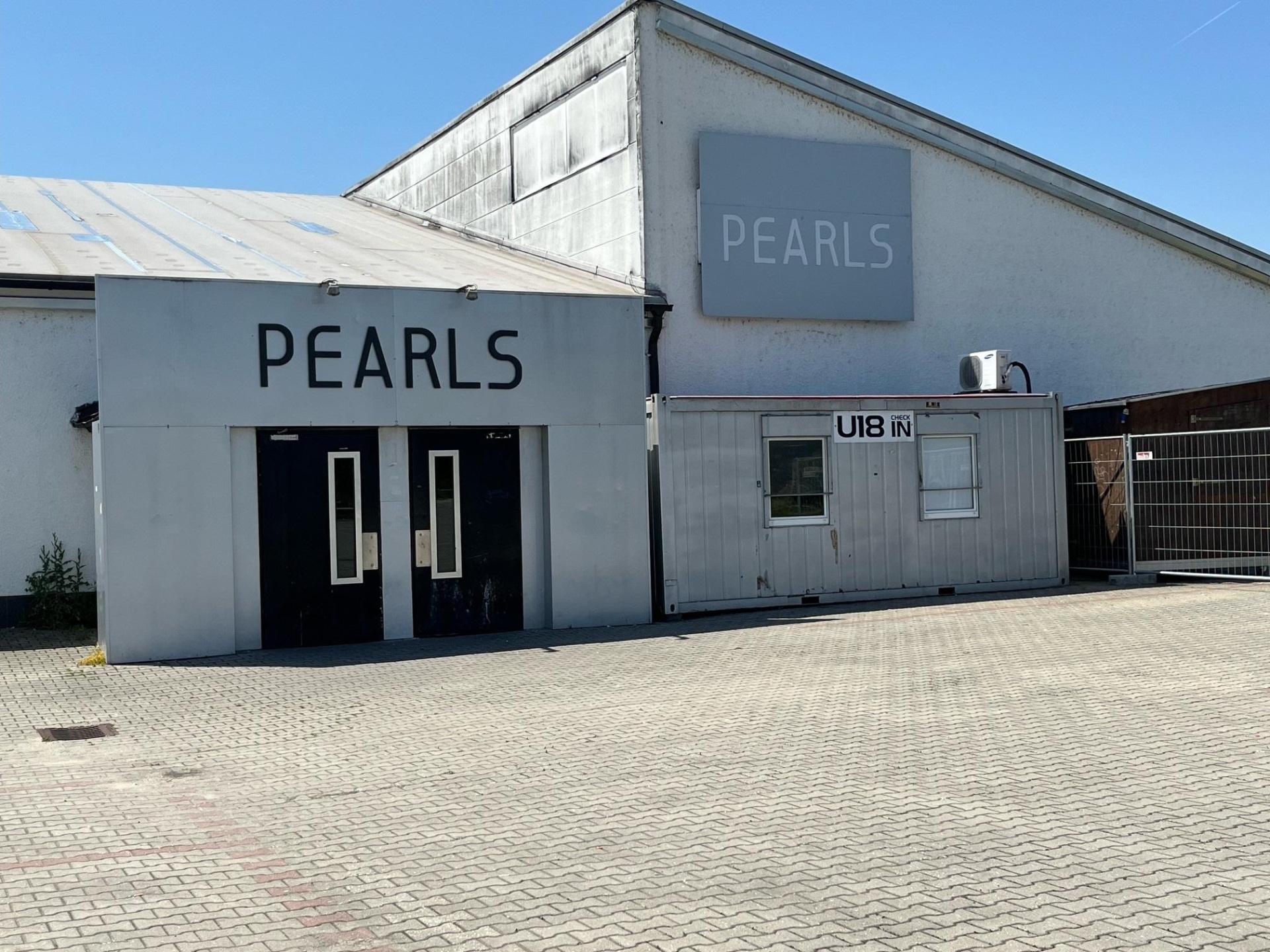 Im „Pearls” kann weiter gefeiert werden. Pläne für eine andere Nutzung des Grundstücks liegen derzeit auf Eis. (Archivbild: ihl)